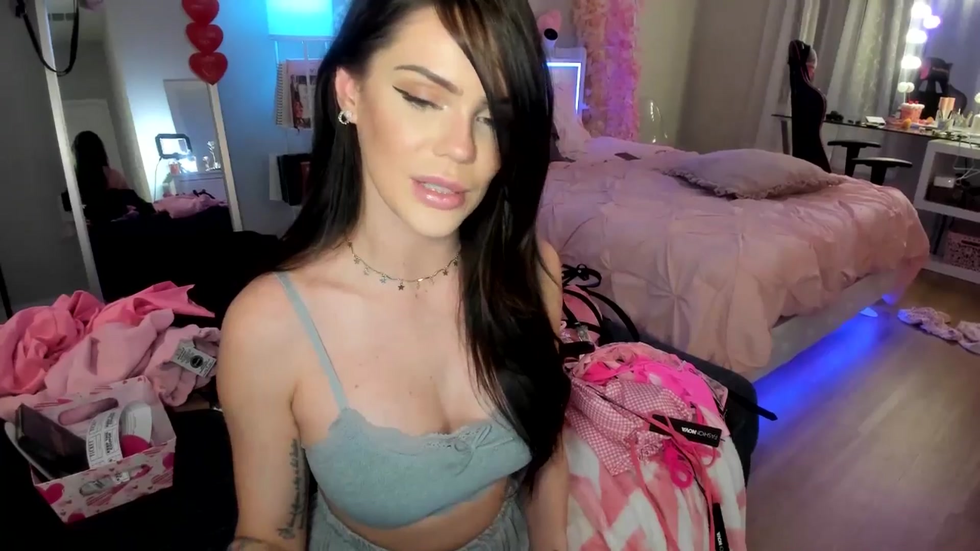 Gallery image thumbnail from BrinaNellie_'s myfreecams stream on, 02/09/2025, 05:46 image 6 of 20