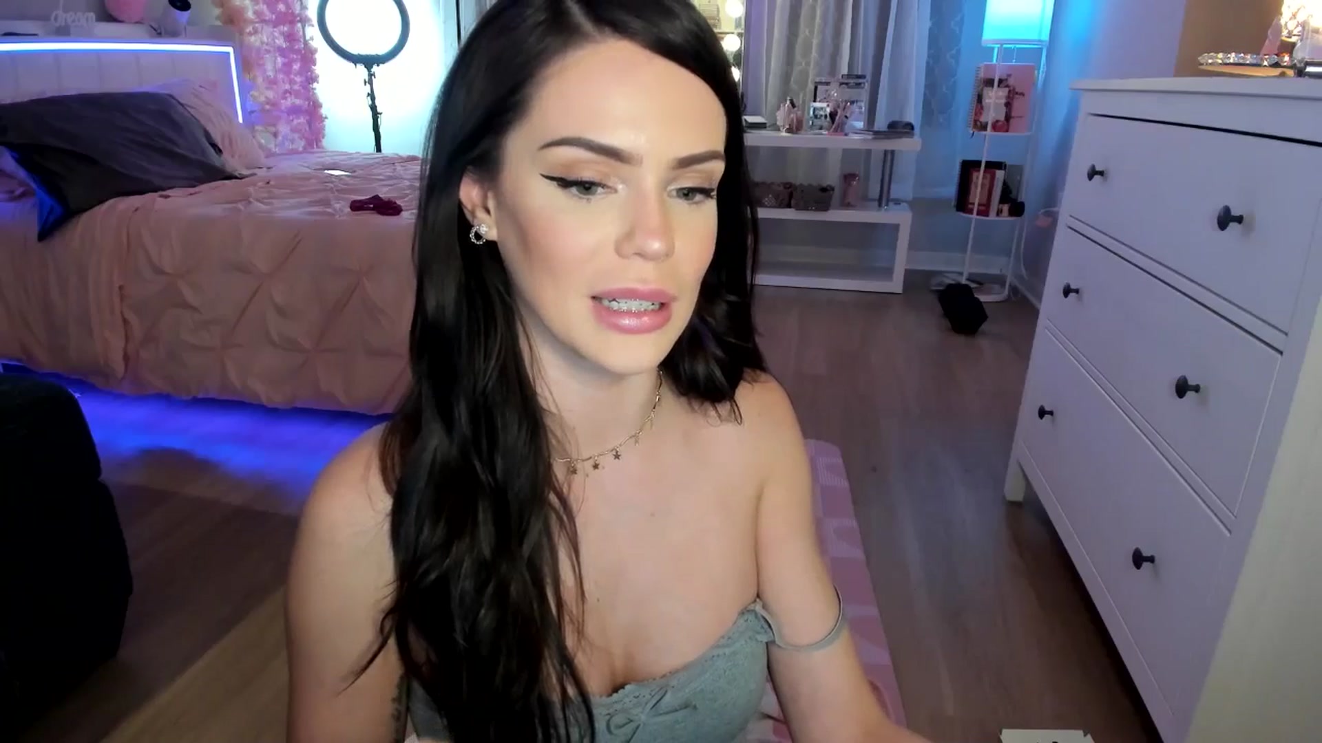 Gallery image thumbnail from BrinaNellie_'s myfreecams stream on, 02/09/2025, 08:35 image 13 of 20