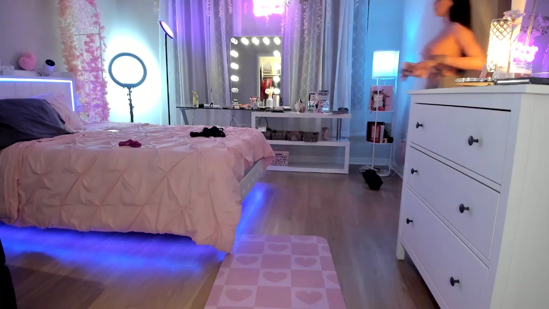 Gallery image thumbnail from BrinaNellie_'s myfreecams stream on, 02/09/2025, 08:35 image 17 of 20