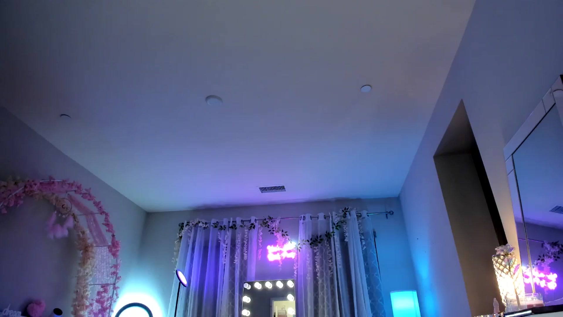 Gallery image thumbnail from BrinaNellie_'s myfreecams stream on, 02/09/2025, 08:35 image 15 of 20