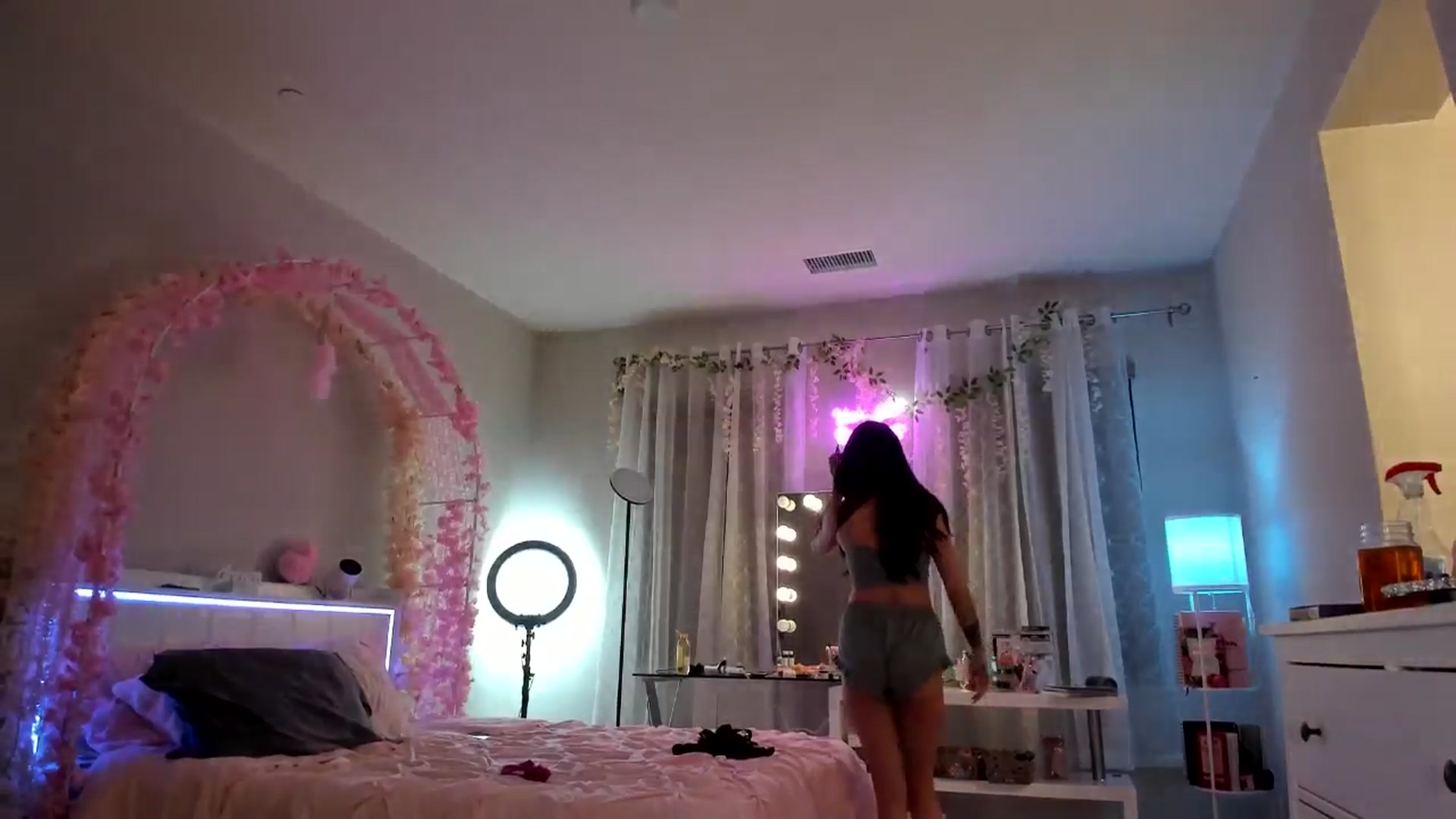 Gallery image thumbnail from BrinaNellie_'s myfreecams stream on, 02/09/2025, 08:35 image 2 of 20