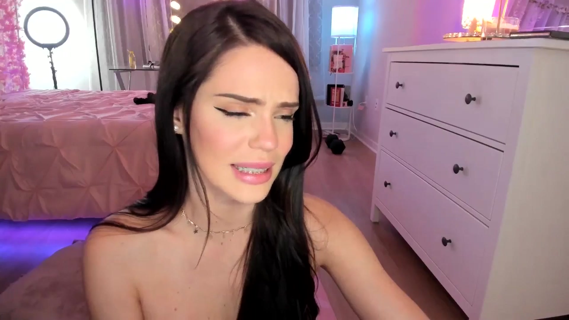 Gallery image thumbnail from BrinaNellie_'s myfreecams stream on, 02/09/2025, 12:19 image 15 of 20