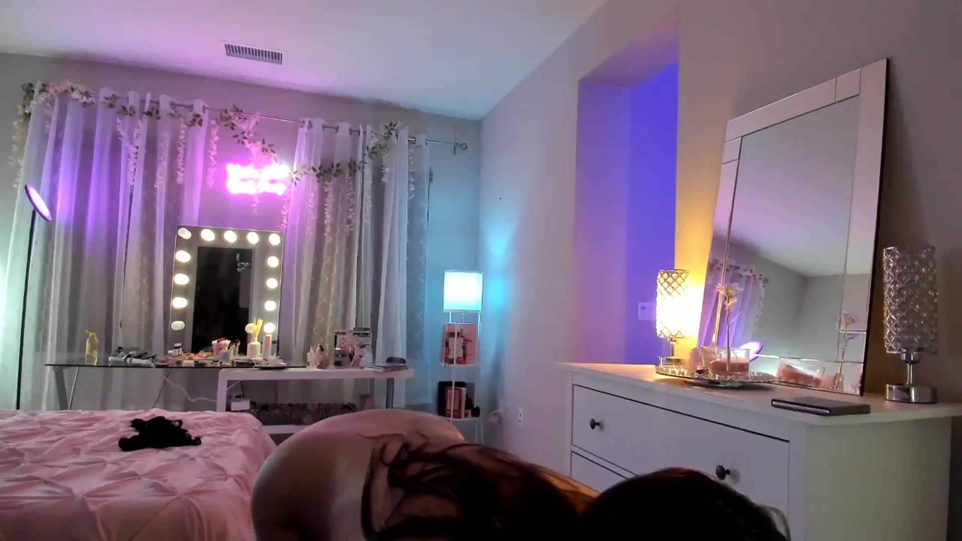 Gallery image thumbnail from BrinaNellie_'s myfreecams stream on, 02/09/2025, 12:19 image 14 of 20