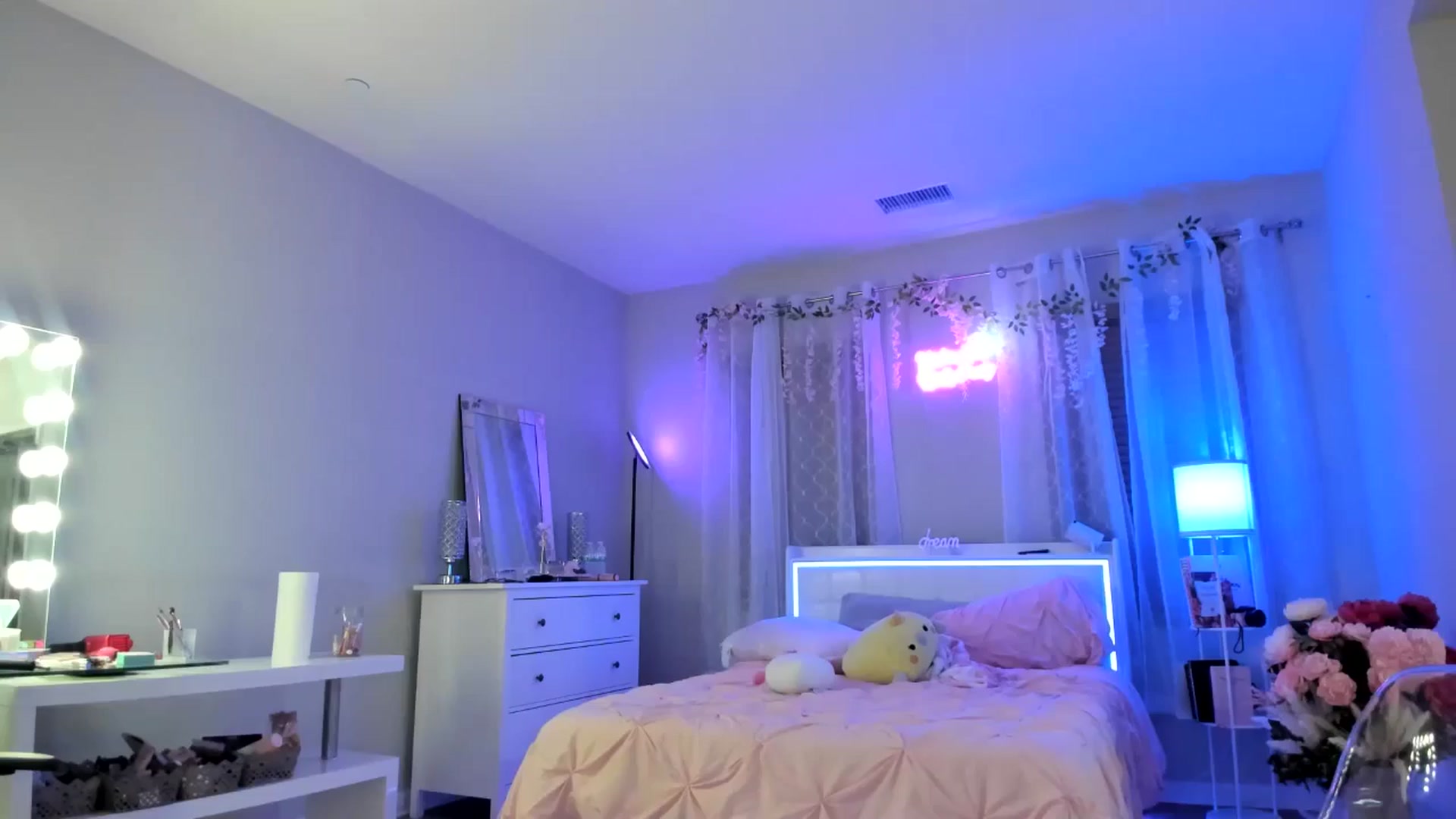 Gallery image thumbnail from BrinaNellie_'s myfreecams stream on, 02/16/2025, 07:29 image 6 of 20