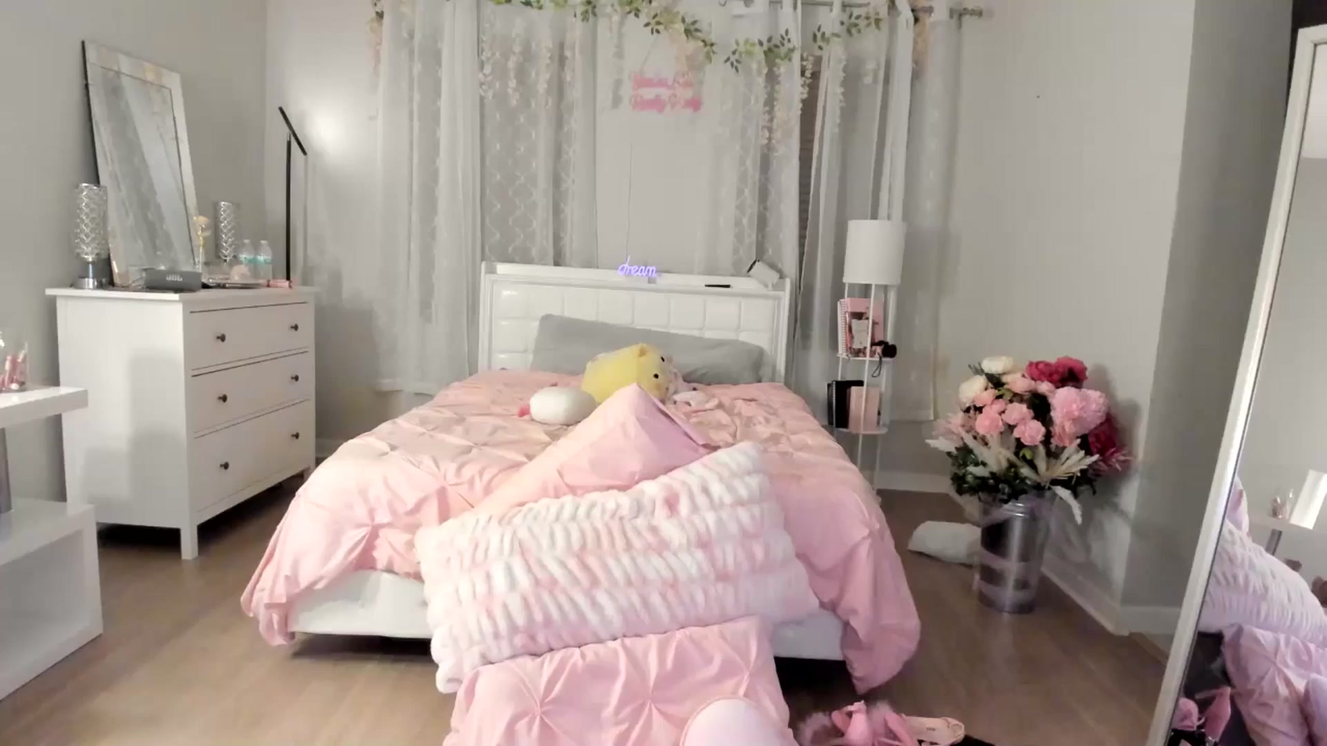 Gallery image thumbnail from BrinaNellie_'s myfreecams stream on, 02/16/2025, 09:55 image 5 of 20