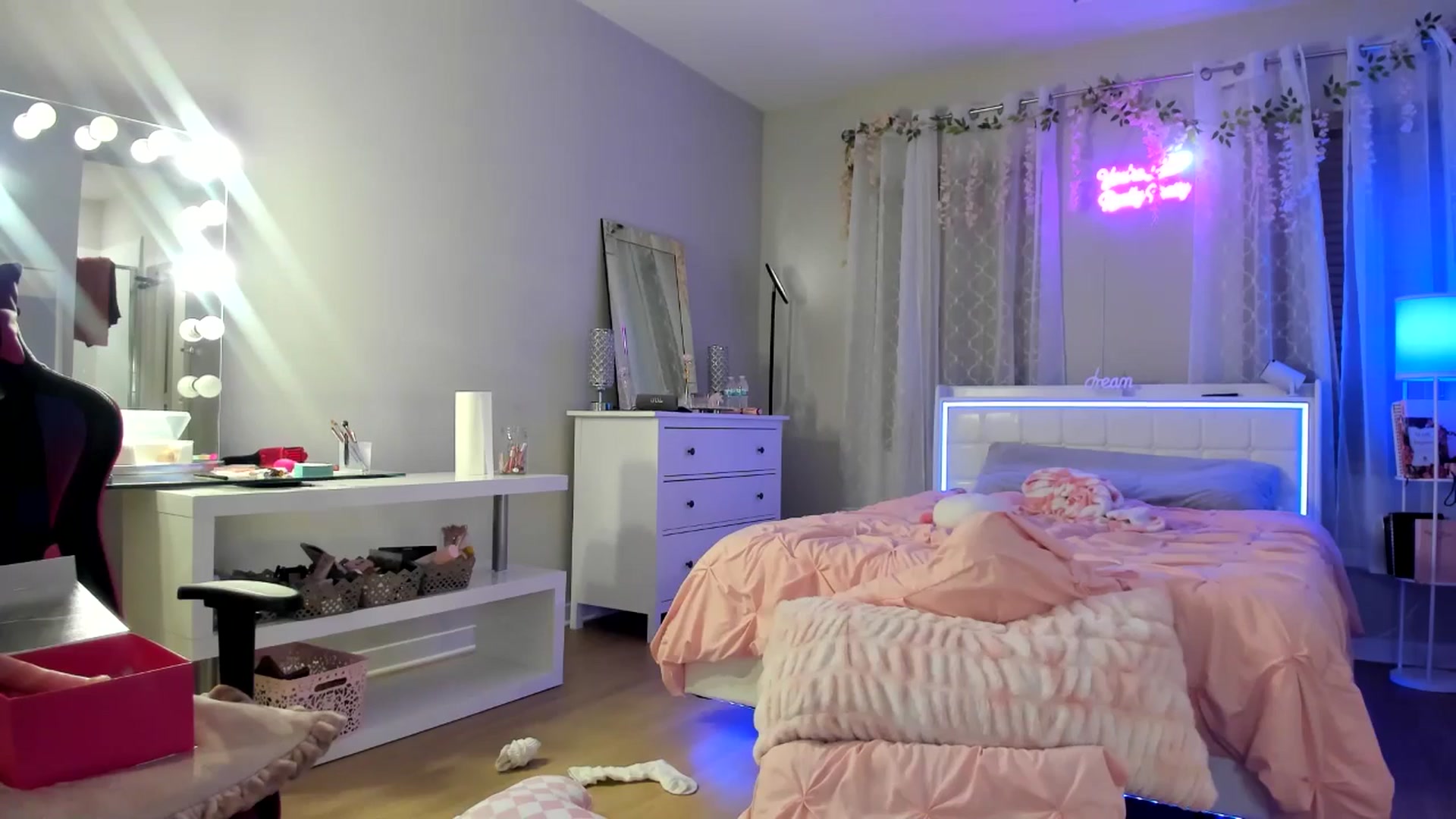 Gallery image thumbnail from BrinaNellie_'s myfreecams stream on, 02/16/2025, 09:55 image 18 of 20