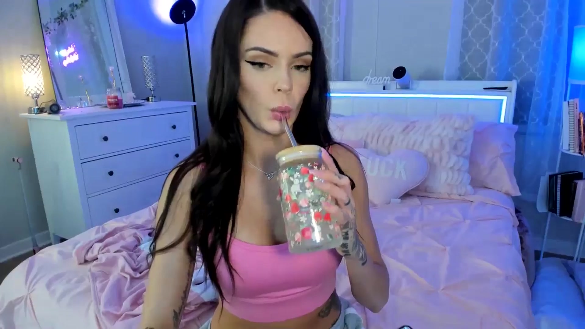 Gallery image thumbnail from BrinaNellie_'s myfreecams stream on, 02/27/2025, 04:10 image 17 of 20