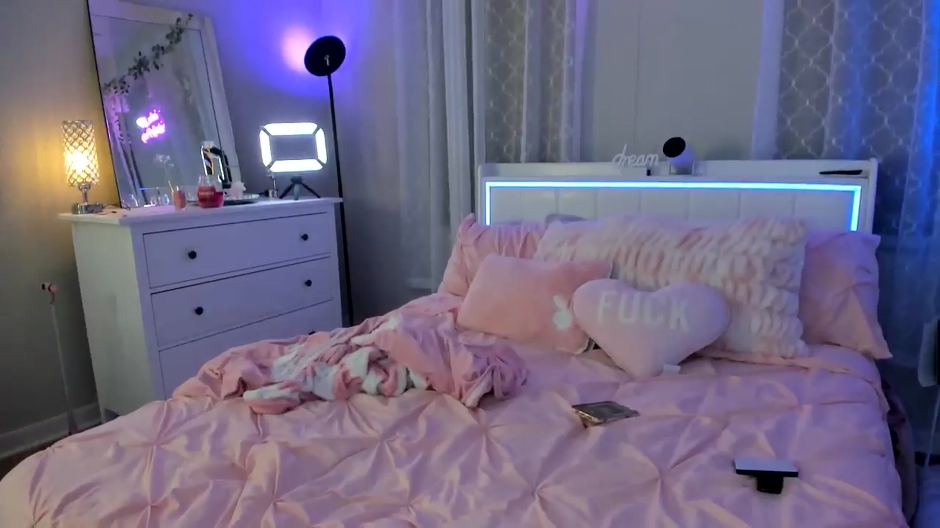 Gallery image thumbnail from BrinaNellie_'s myfreecams stream on, 02/27/2025, 07:17 image 7 of 20