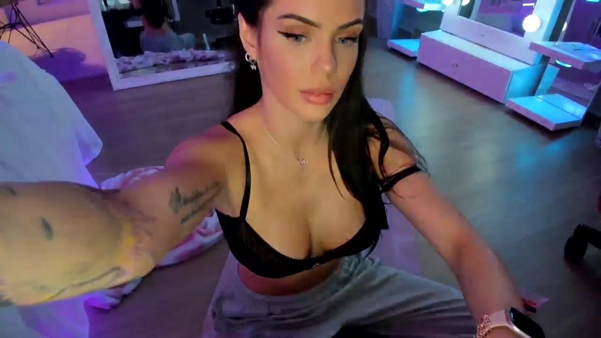 Gallery image thumbnail from BrinaNellie_'s myfreecams stream on, 03/03/2025, 07:07 image 9 of 20