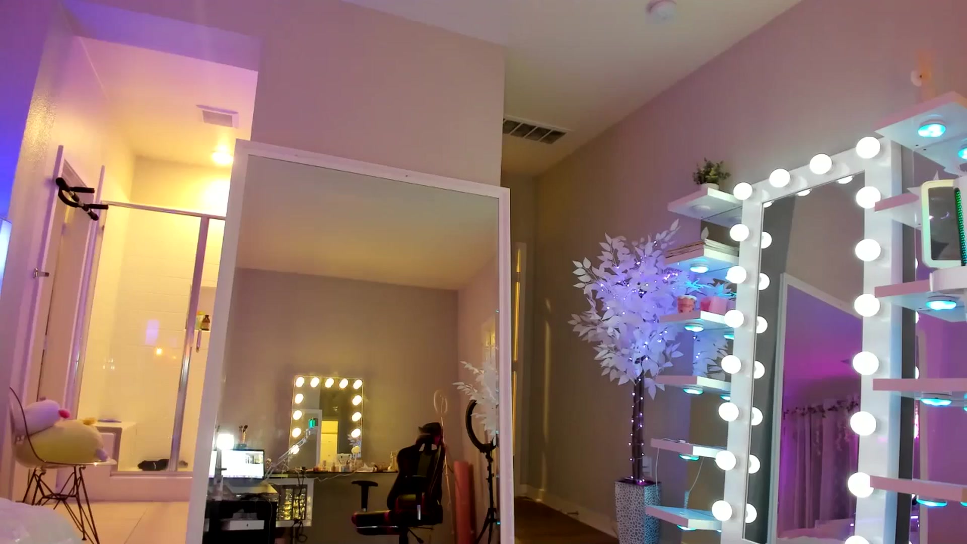 Gallery image thumbnail from BrinaNellie_'s myfreecams stream on, 03/03/2025, 07:07 image 3 of 20