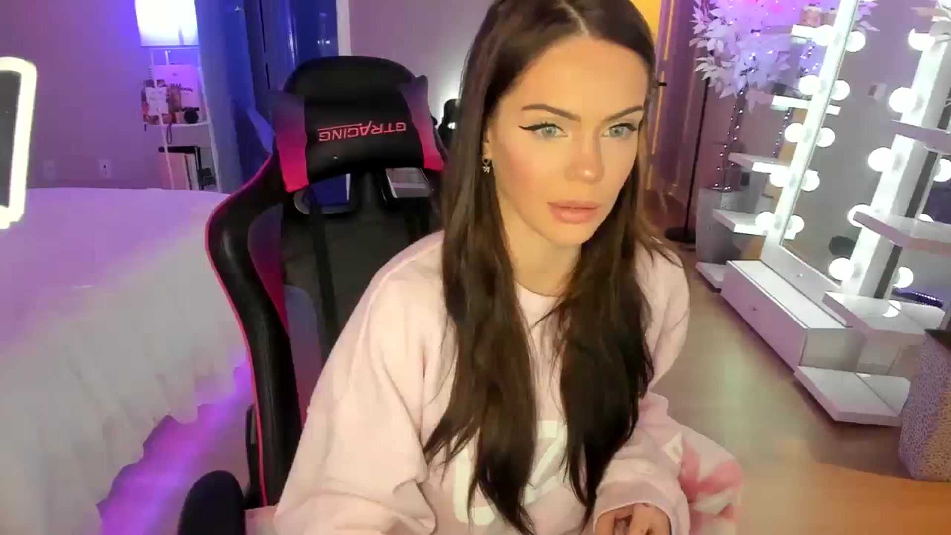 Gallery image thumbnail from BrinaNellie_'s myfreecams stream on, 03/04/2025, 06:16 image 2 of 20