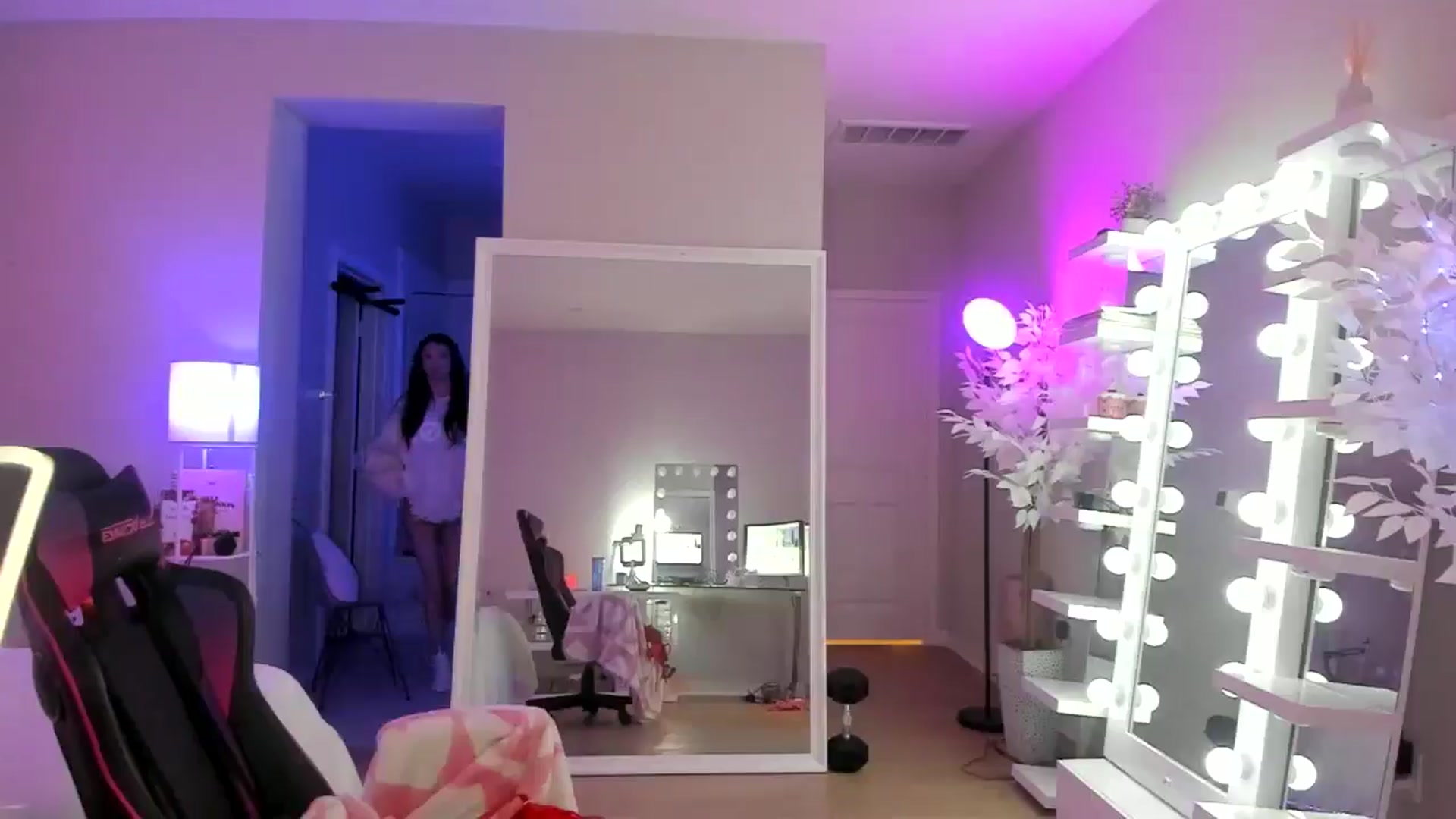 Gallery image thumbnail from BrinaNellie_'s myfreecams stream on, 03/04/2025, 06:16 image 7 of 20