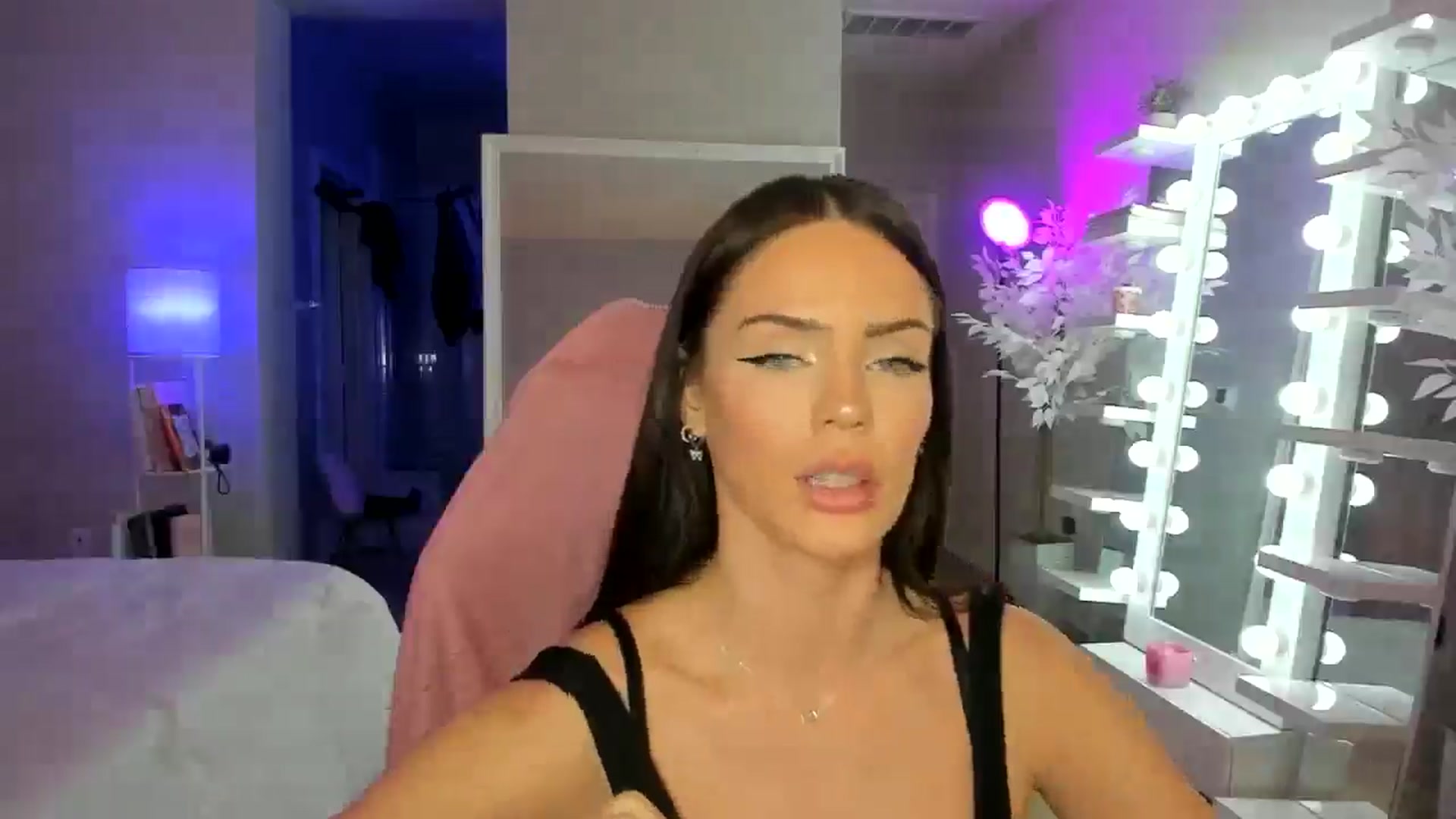 Gallery image thumbnail from BrinaNellie_'s myfreecams stream on, 03/06/2025, 07:03 image 11 of 20
