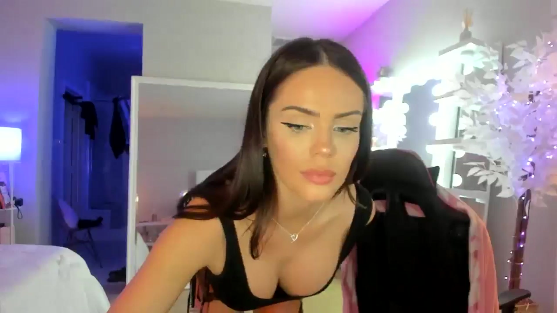 Gallery image thumbnail from BrinaNellie_'s myfreecams stream on, 03/06/2025, 07:03 image 13 of 20