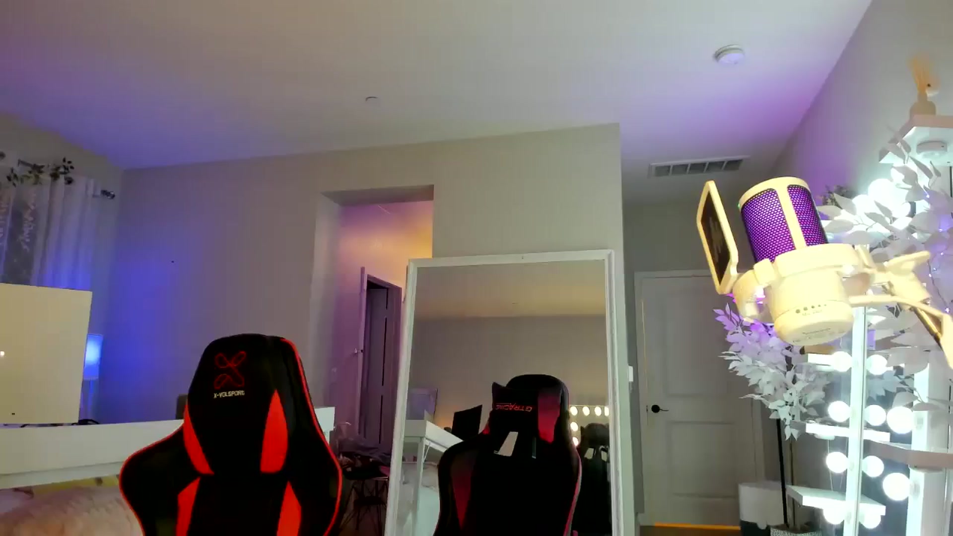 Gallery image thumbnail from BrinaNellie_'s myfreecams stream on, 03/09/2025, 06:41 image 6 of 20