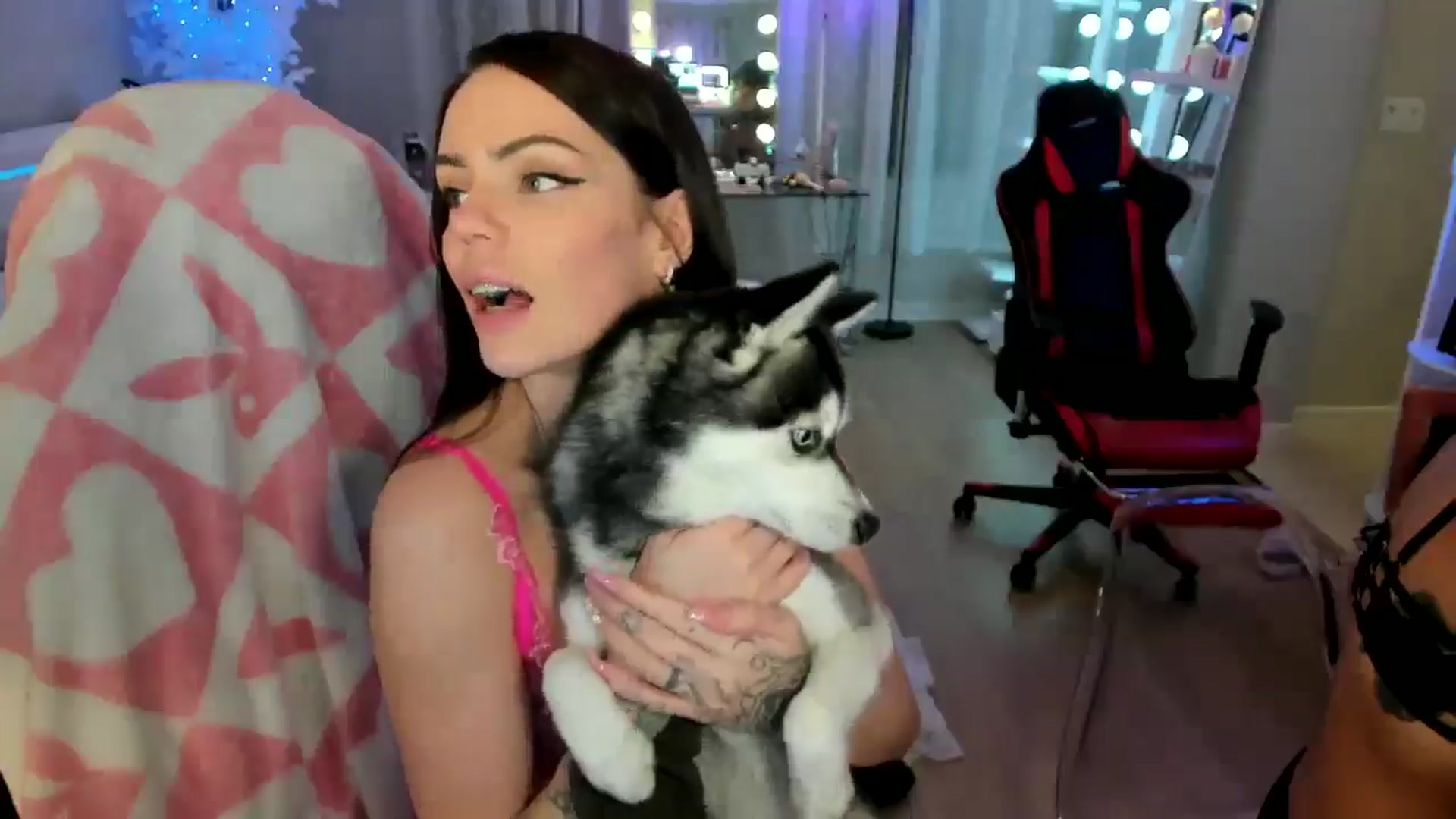 Gallery image thumbnail from BrinaNellie_'s myfreecams stream on, 04/05/2025, 07:23 image 17 of 20