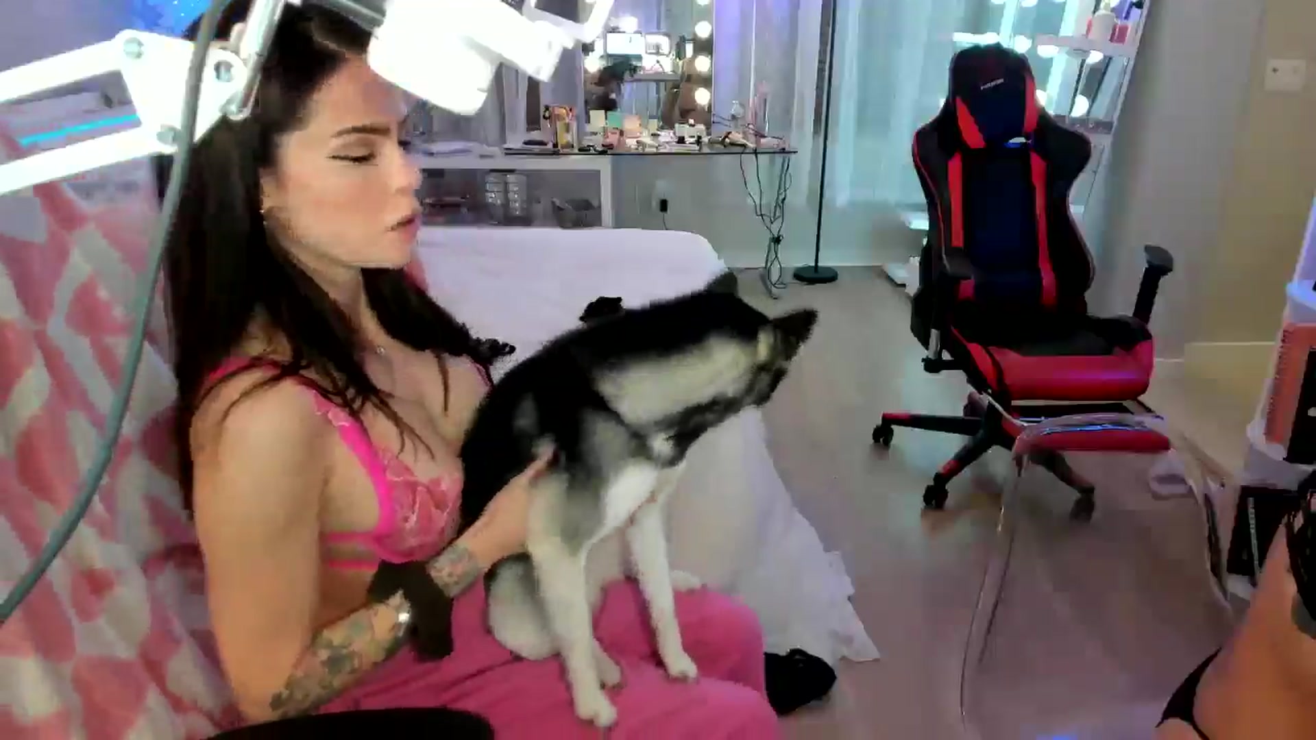 Gallery image thumbnail from BrinaNellie_'s myfreecams stream on, 04/05/2025, 07:23 image 18 of 20