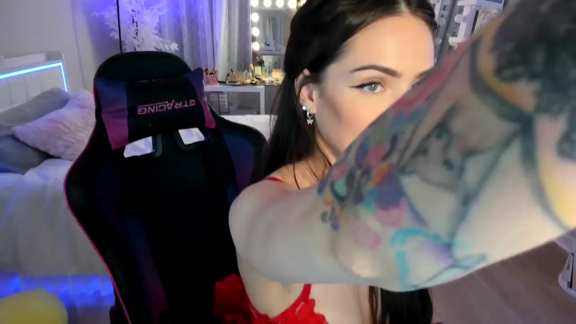 Gallery image thumbnail from BrinaNellie_'s myfreecams stream on, 04/12/2025, 09:06 image 1 of 20