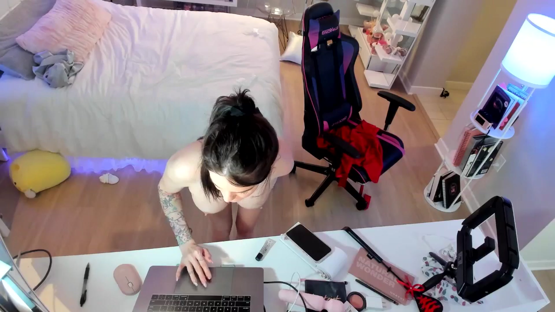 Gallery image thumbnail from BrinaNellie_'s myfreecams stream on, 04/12/2025, 09:06 image 16 of 20