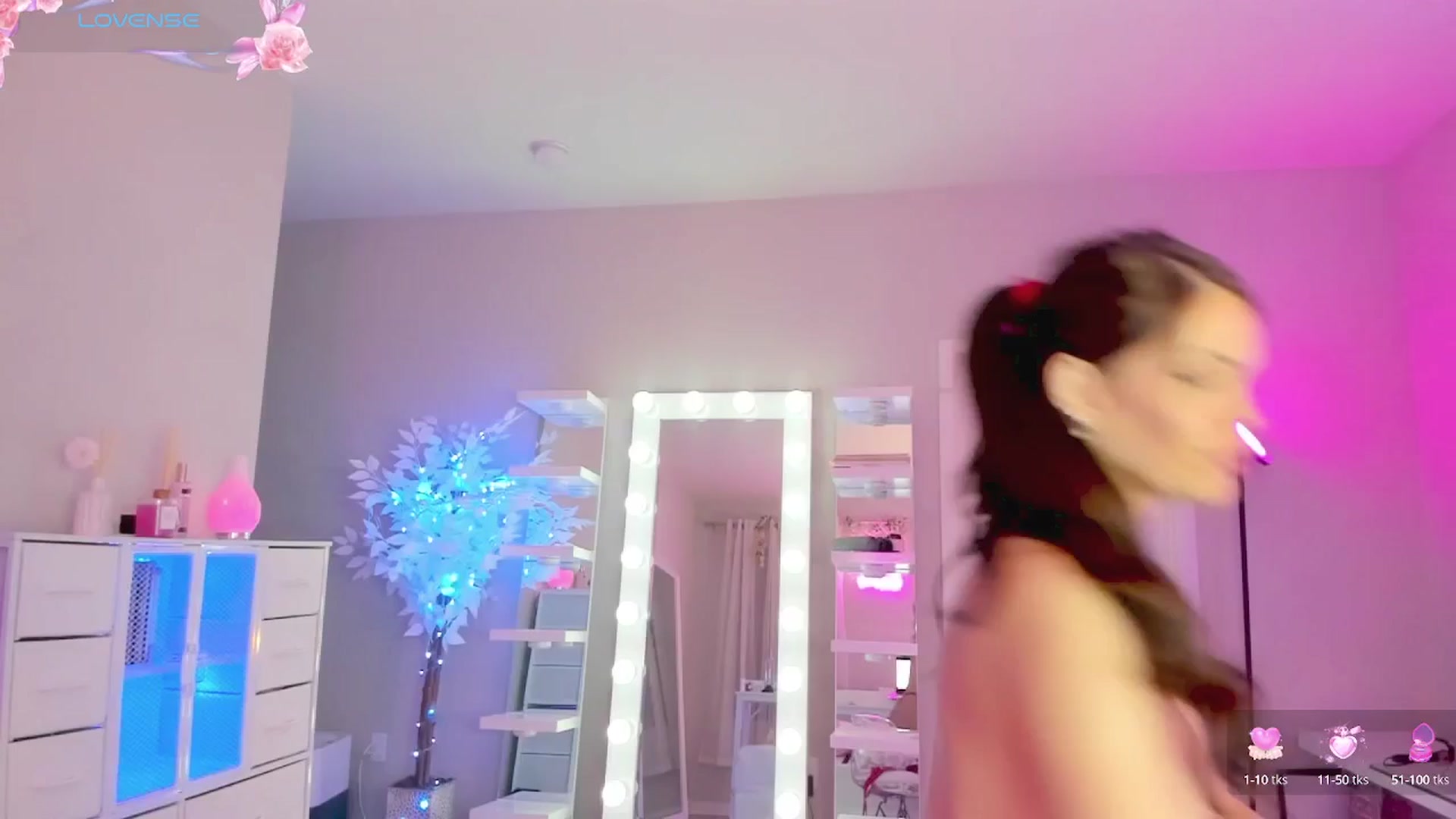 Gallery image thumbnail from BrinaNellie_'s myfreecams stream on, 05/01/2025, 12:12 image 7 of 20
