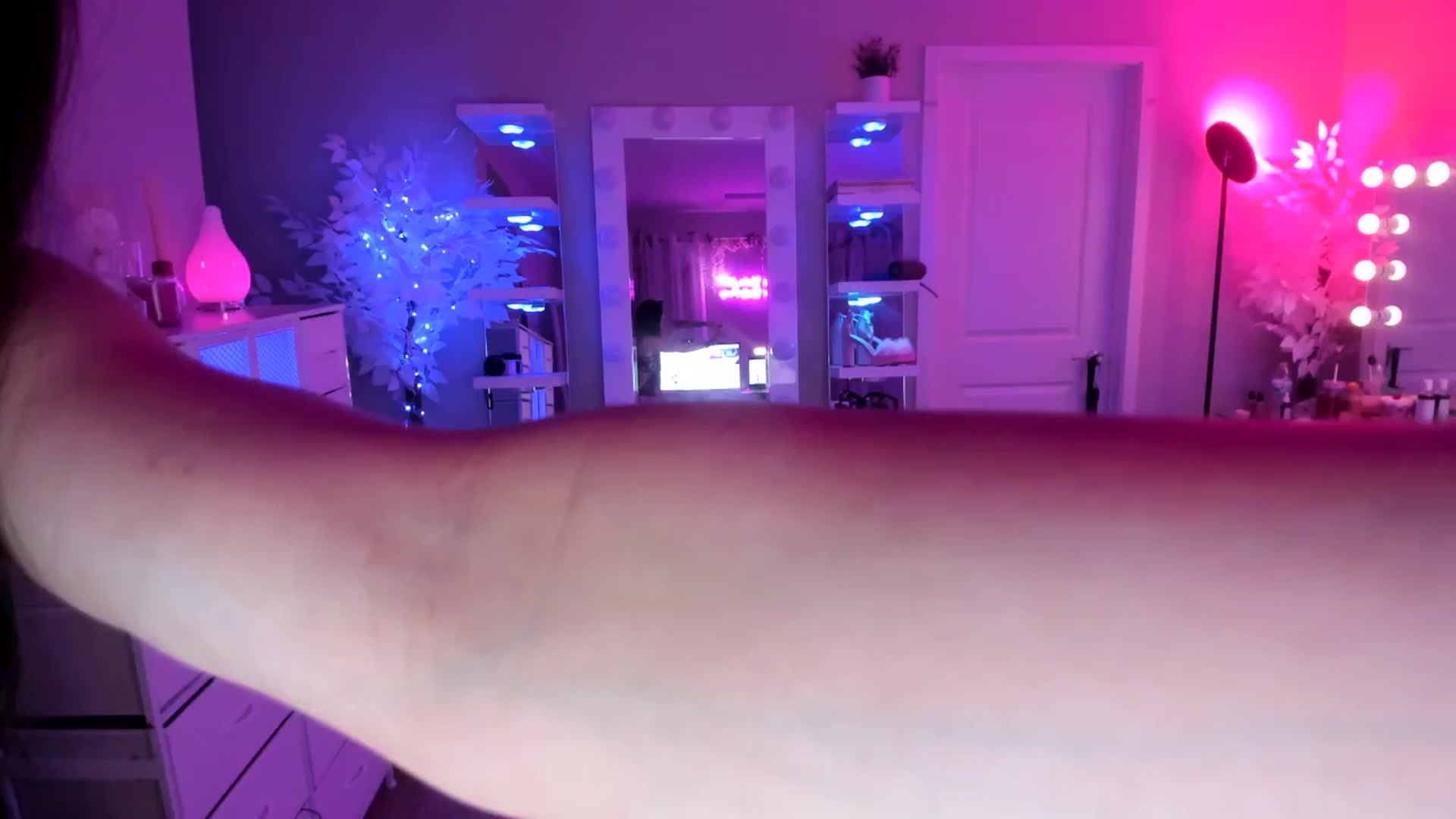 Gallery image thumbnail from BrinaNellie_'s myfreecams stream on, 05/07/2025, 04:53 image 18 of 20