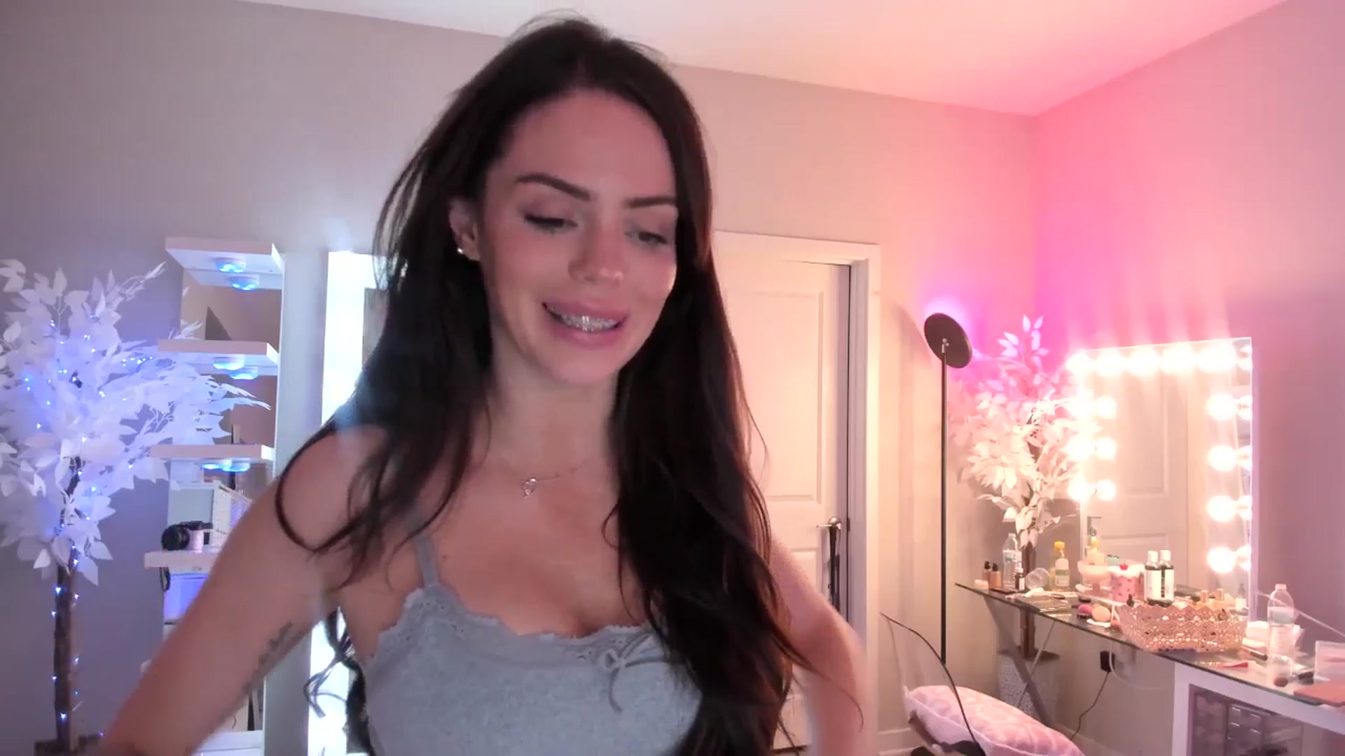 Gallery image thumbnail from BrinaNellie_'s myfreecams stream on, 05/07/2025, 08:58 image 12 of 20