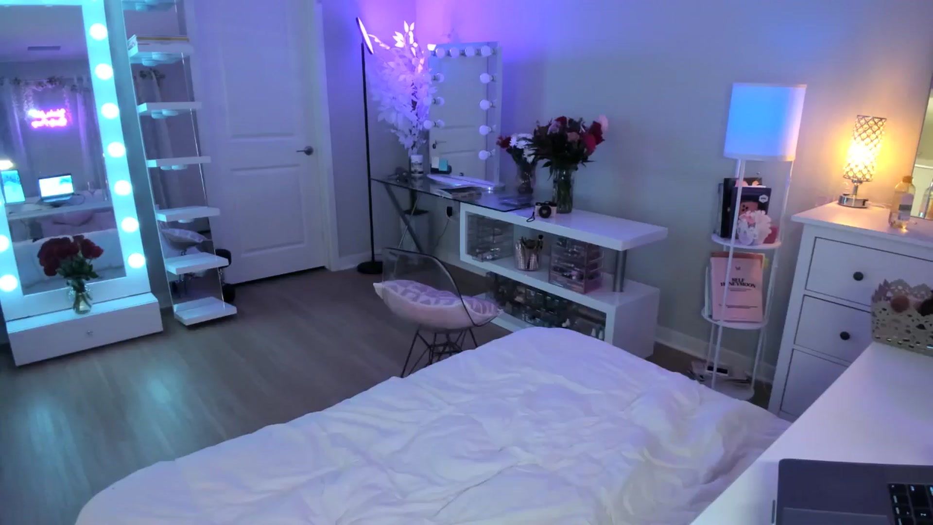 Gallery image thumbnail from BrinaNellie_'s myfreecams stream on, 05/15/2025, 09:02 image 4 of 20