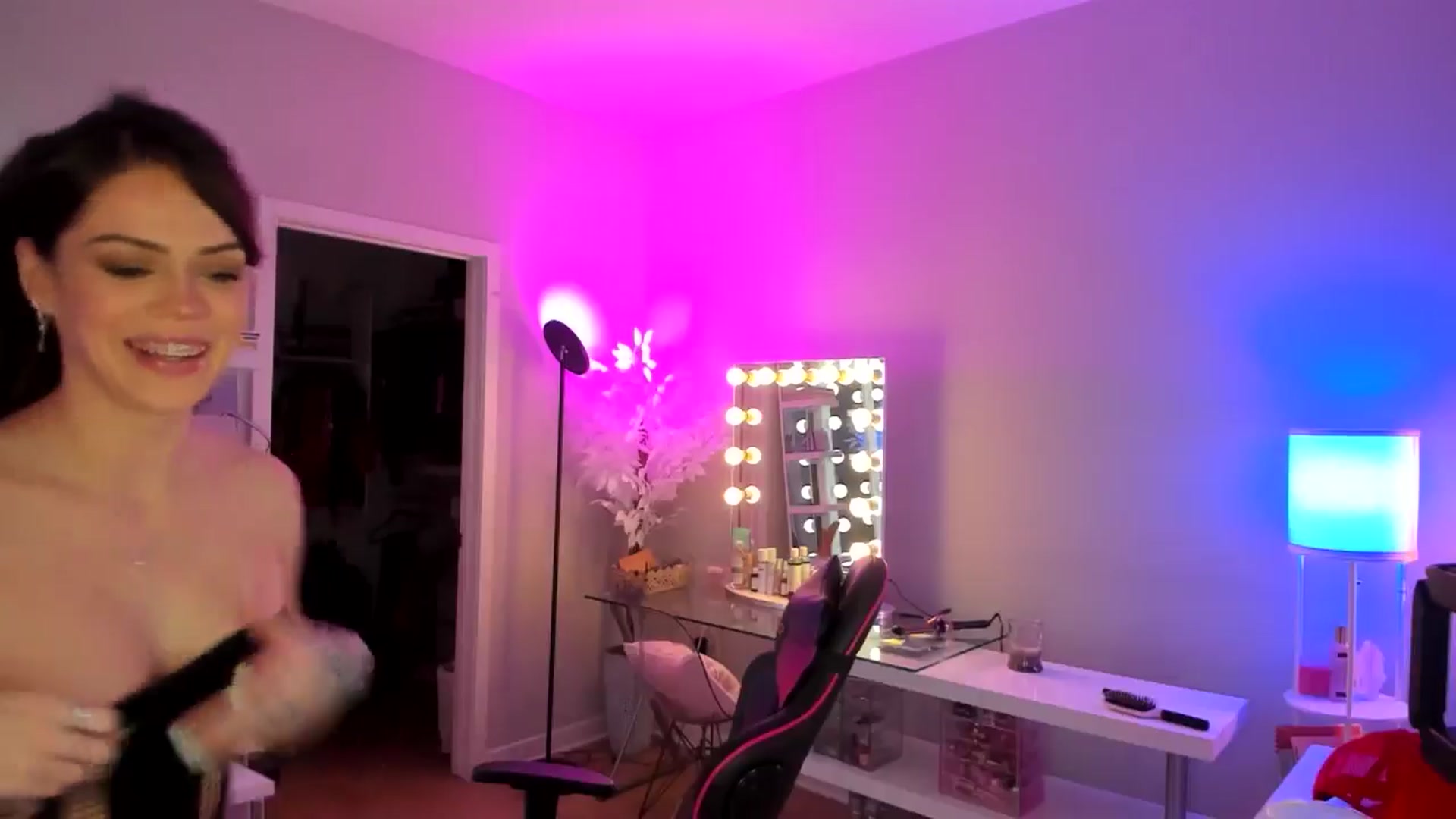 Gallery image thumbnail from BrinaNellie_'s myfreecams stream on, 06/02/2025, 06:20 image 4 of 20
