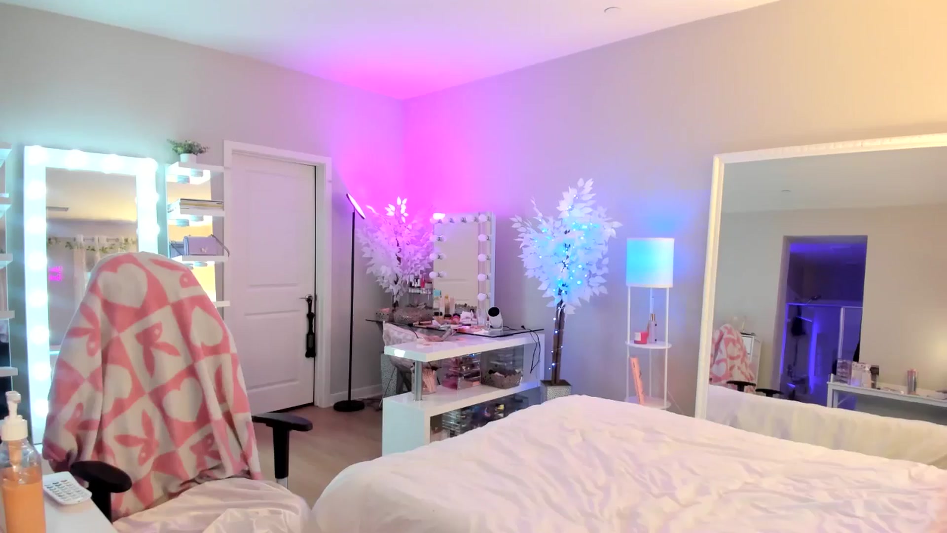 Gallery image thumbnail from BrinaNellie_'s myfreecams stream on, 06/07/2025, 02:48 image 14 of 20
