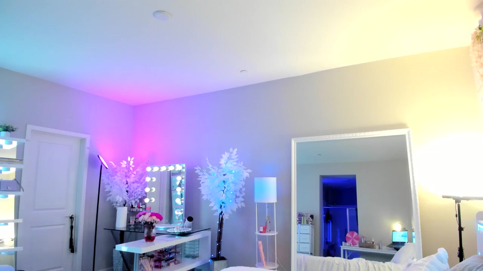 Gallery image thumbnail from BrinaNellie_'s myfreecams stream on, 06/09/2025, 06:26 image 9 of 20