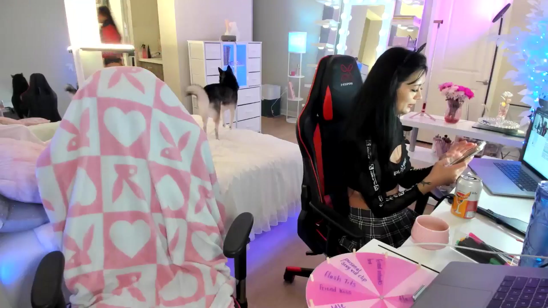 Gallery image thumbnail from BrinaNellie_'s myfreecams stream on, 06/16/2025, 06:17 image 3 of 20