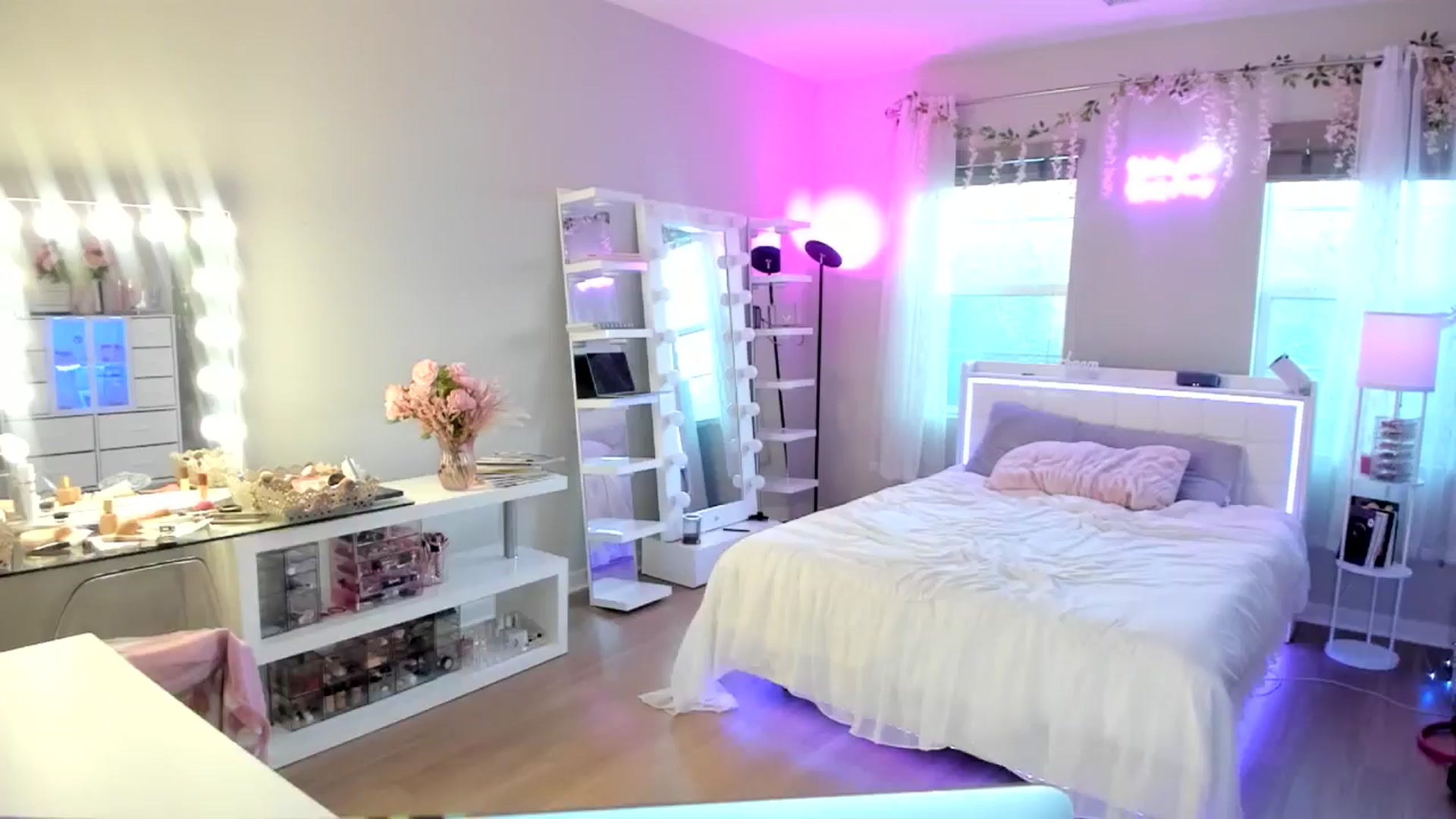 Gallery image thumbnail from BrinaNellie_'s myfreecams stream on, 06/28/2025, 04:53 image 8 of 20