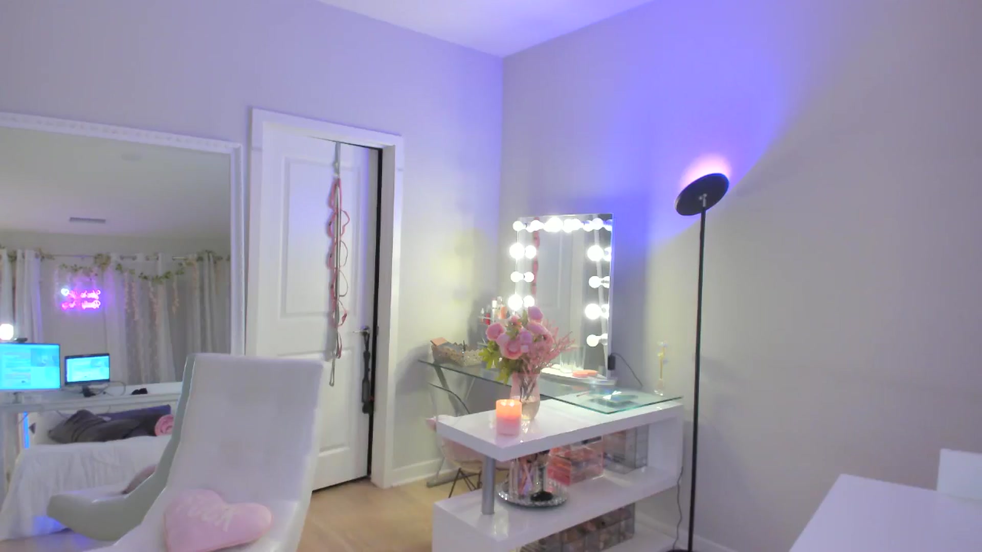 Gallery image thumbnail from BrinaNellie_'s myfreecams stream on, 07/28/2025, 05:35 image 6 of 20