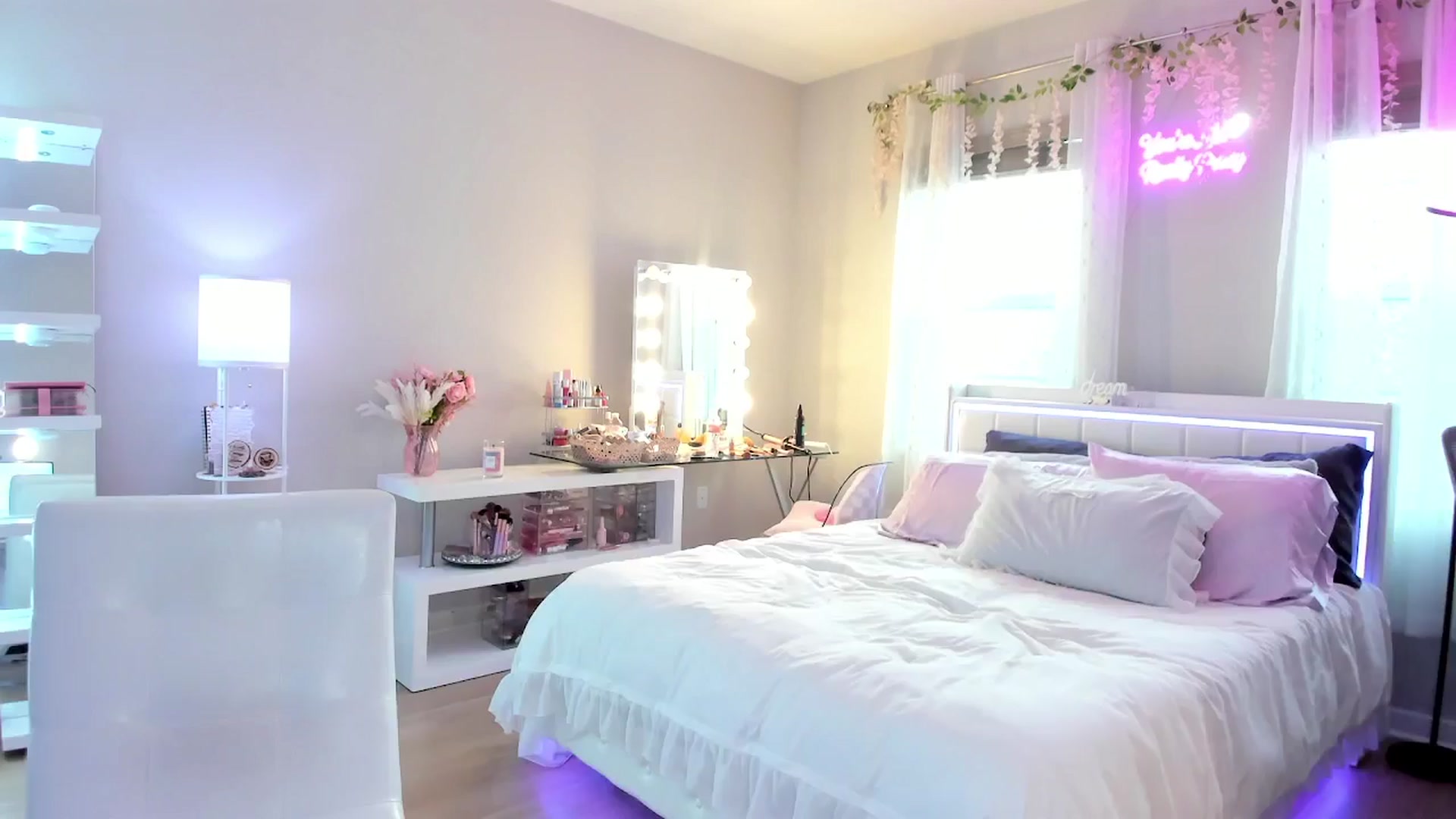 Gallery image thumbnail from BrinaNellie_'s myfreecams stream on, 11/21/2025, 24:31 image 7 of 20