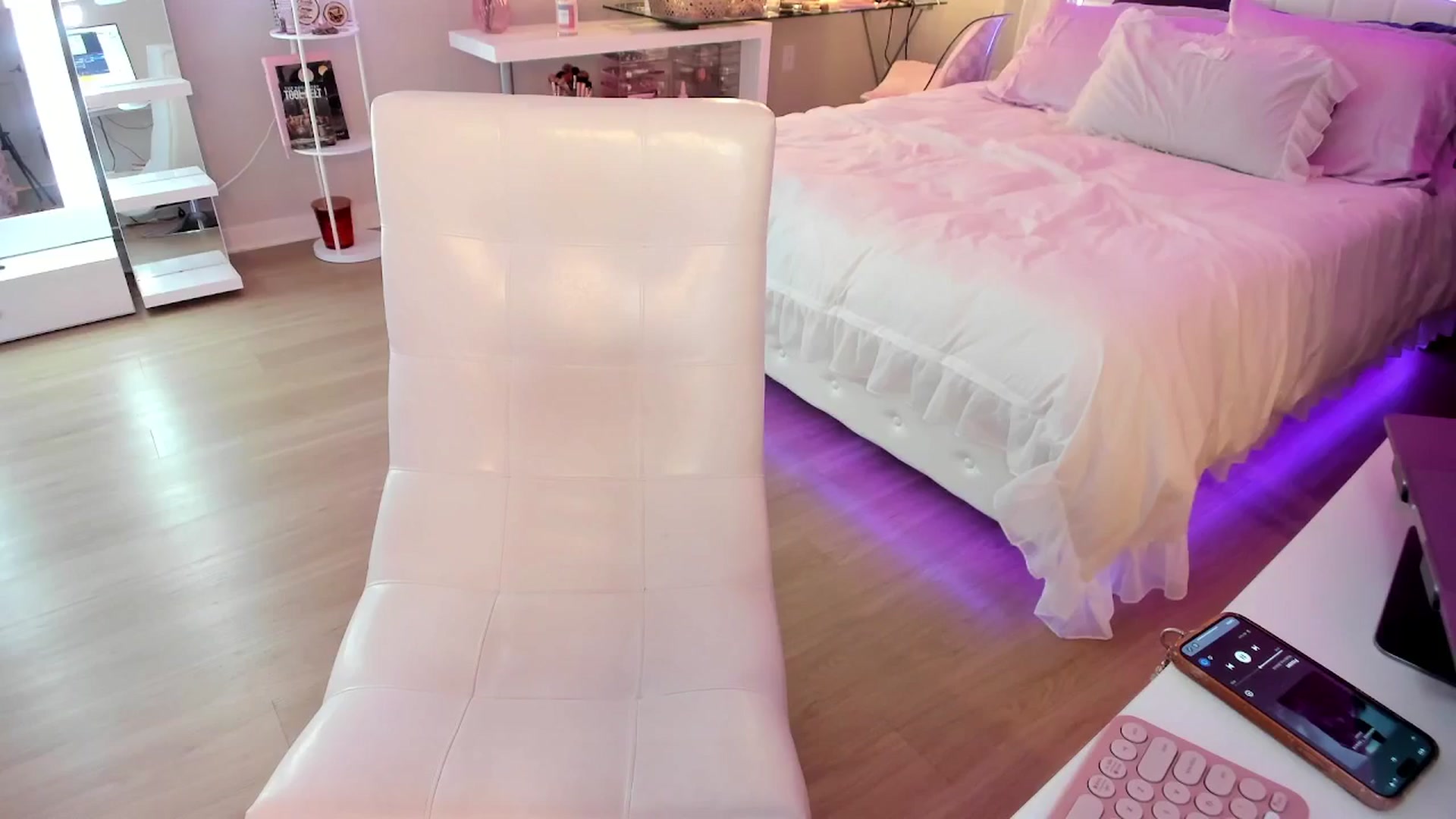 Gallery image thumbnail from BrinaNellie_'s myfreecams stream on, 11/21/2025, 06:06 image 10 of 20