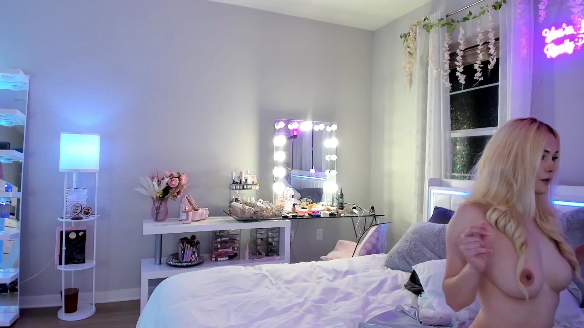 Gallery image thumbnail from BrinaNellie_'s myfreecams stream on, 11/22/2025, 03:35 image 14 of 20