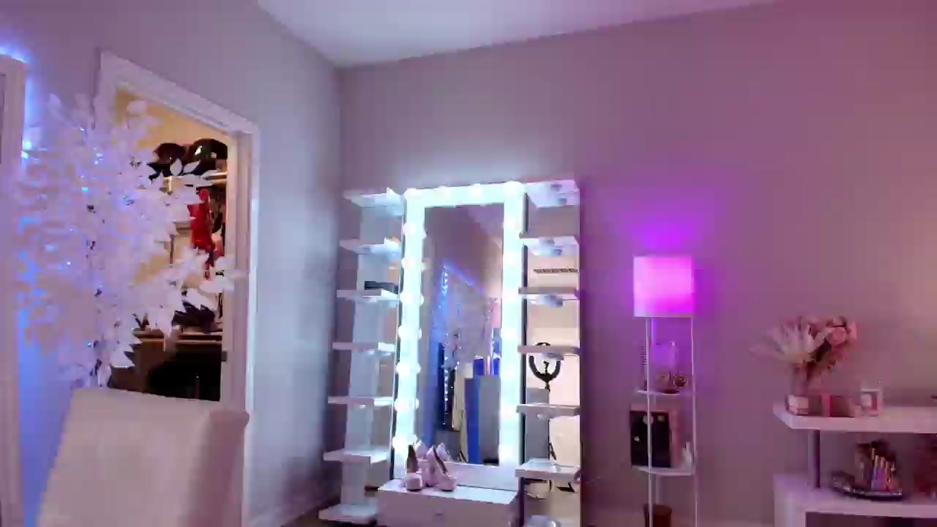 Gallery image thumbnail from BrinaNellie_'s myfreecams stream on, 11/23/2025, 06:29 image 1 of 20