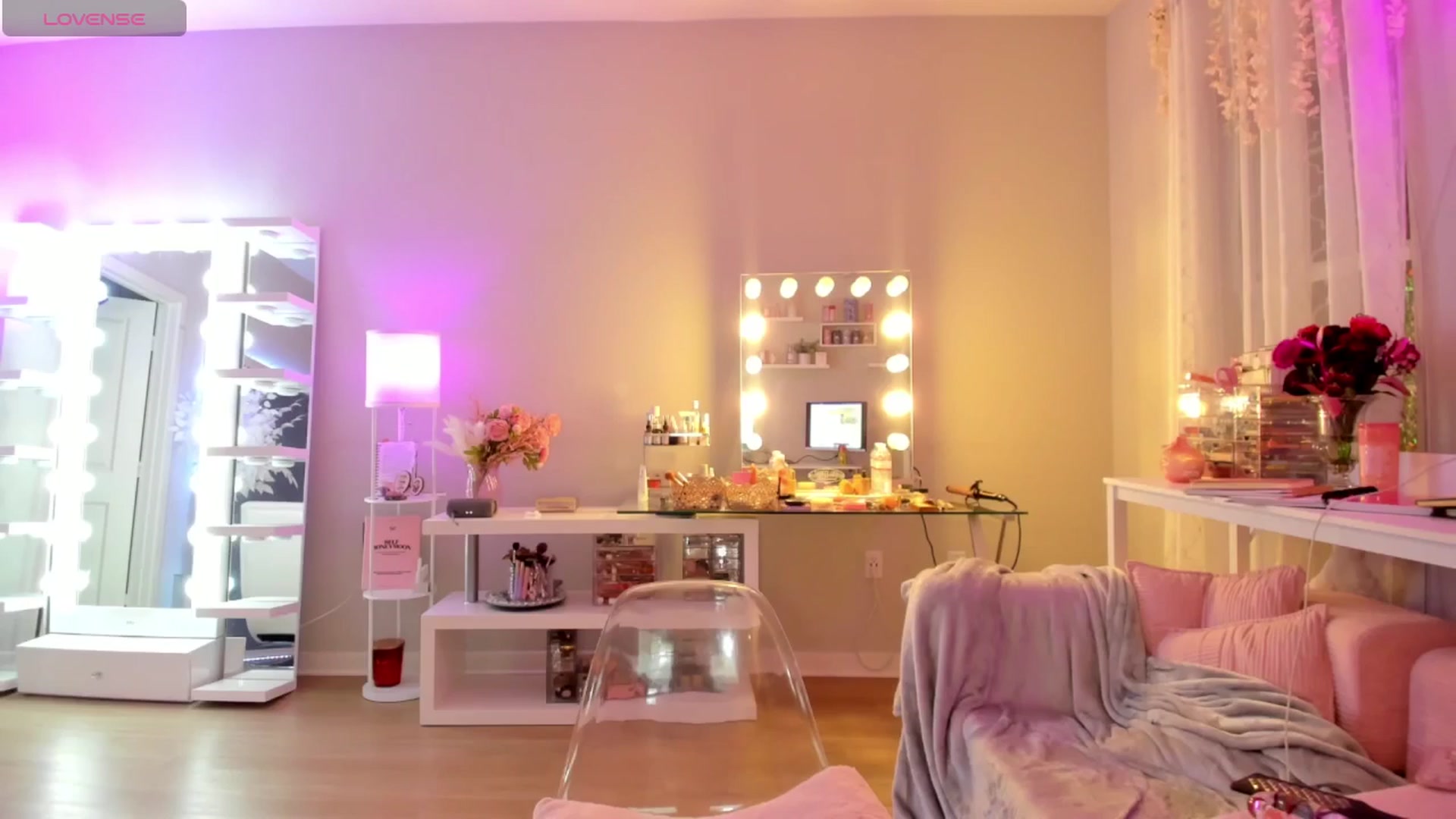 Gallery image thumbnail from BrinaNellie_'s myfreecams stream on, 12/04/2025, 05:32 image 17 of 20