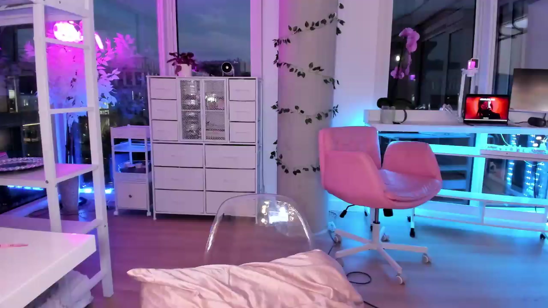 Gallery image thumbnail from BrinaNellie_'s myfreecams stream on, 07/29/2026, 04:07 image 15 of 20
