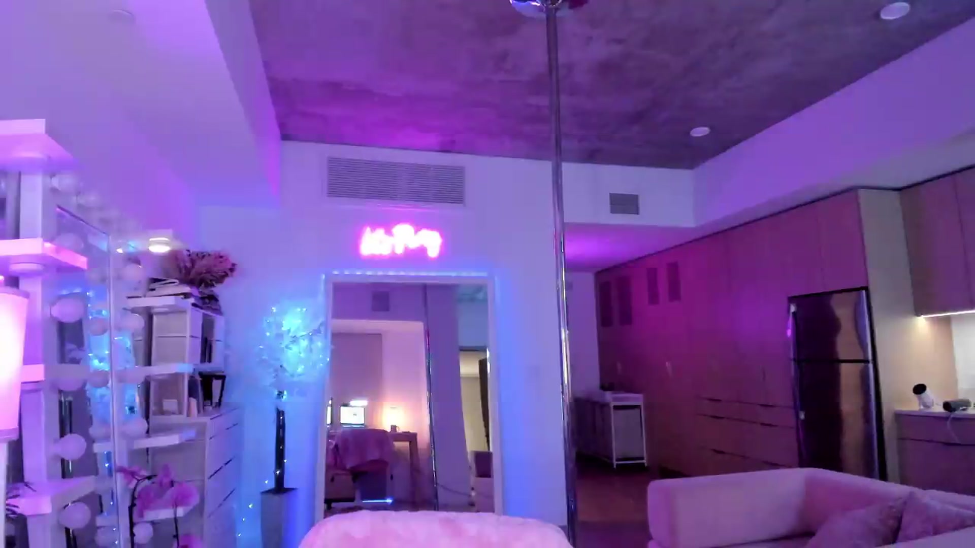 Gallery image thumbnail from BrinaNellie_'s myfreecams stream on, 08/27/2026, 08:25 image 6 of 20