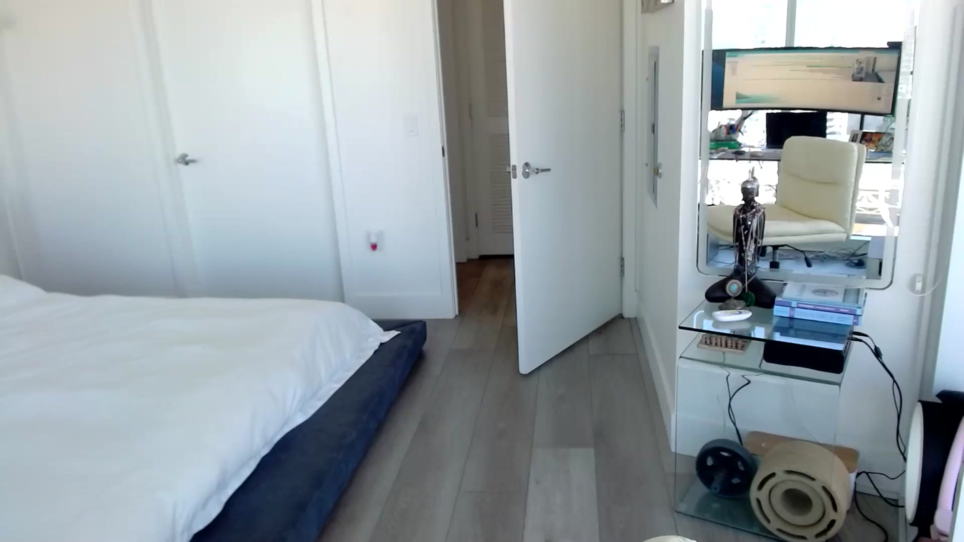 Gallery image thumbnail from BringTheB00M's myfreecams stream on, 10/26/2024, 18:54 image 7 of 20