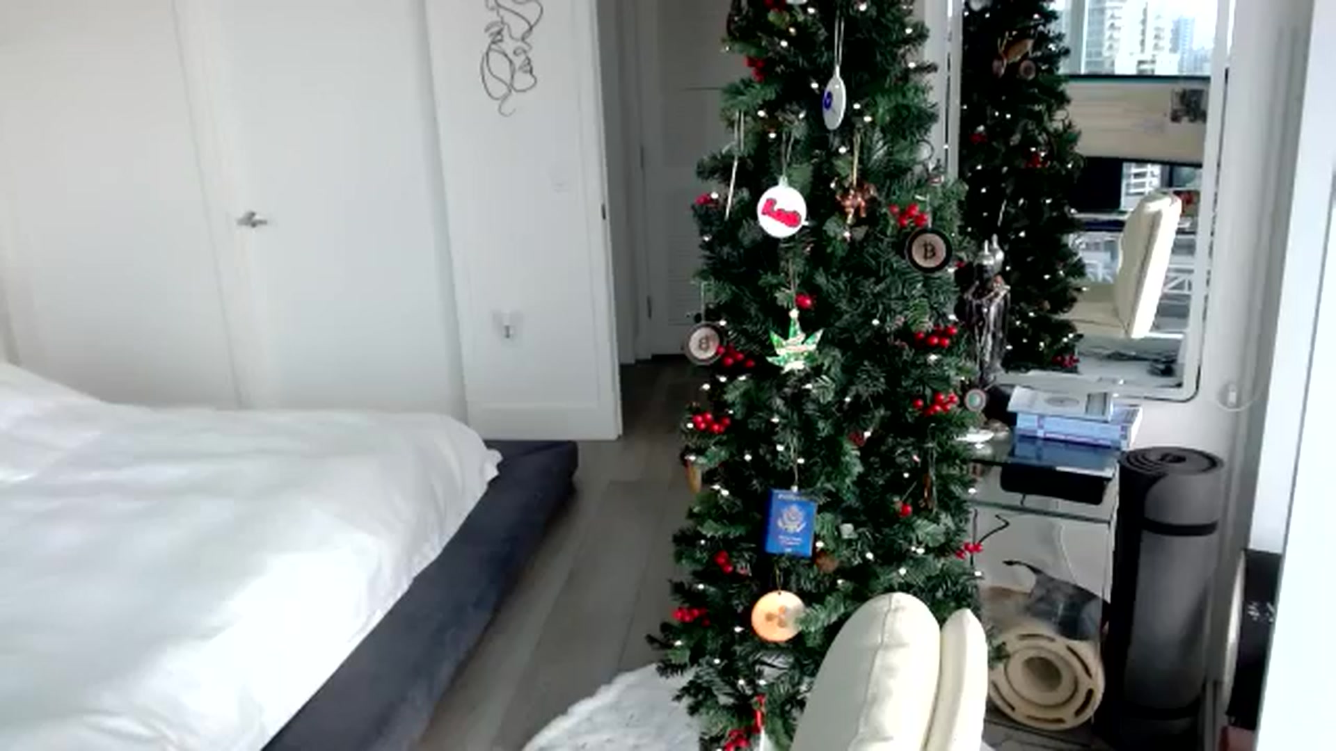 Gallery image thumbnail from BringTheB00M's myfreecams stream on, 11/15/2024, 22:24 image 17 of 20