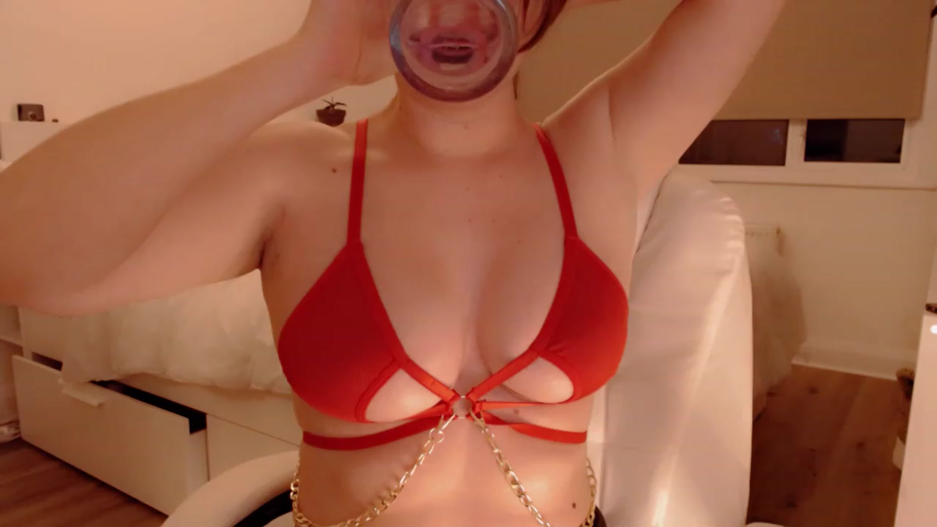 Gallery image thumbnail from BritHousewife's myfreecams stream on, 11/15/2022, 16:48 image 4 of 20
