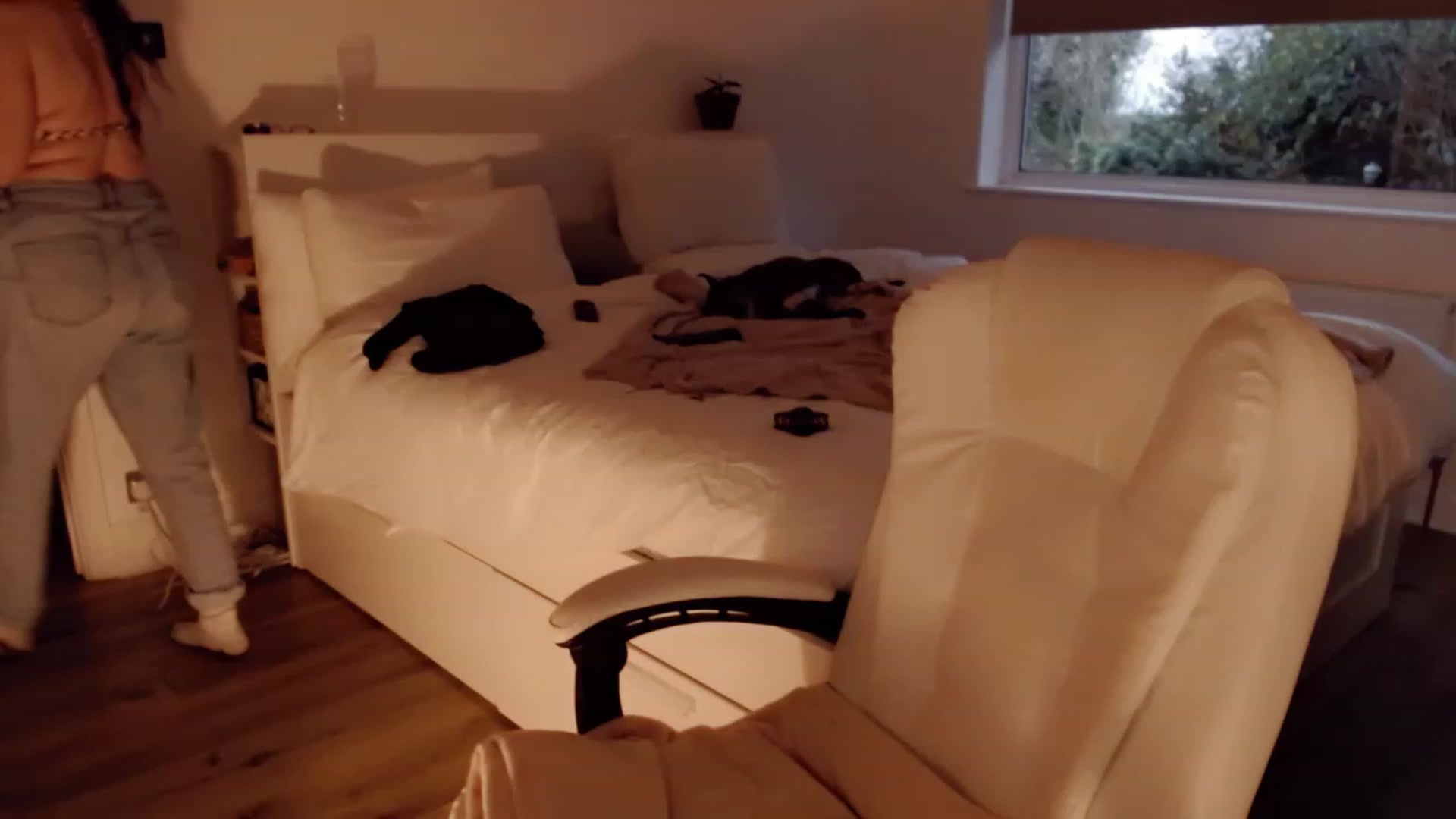Gallery image thumbnail from BritHousewife's myfreecams stream on, 11/17/2022, 16:26 image 3 of 20