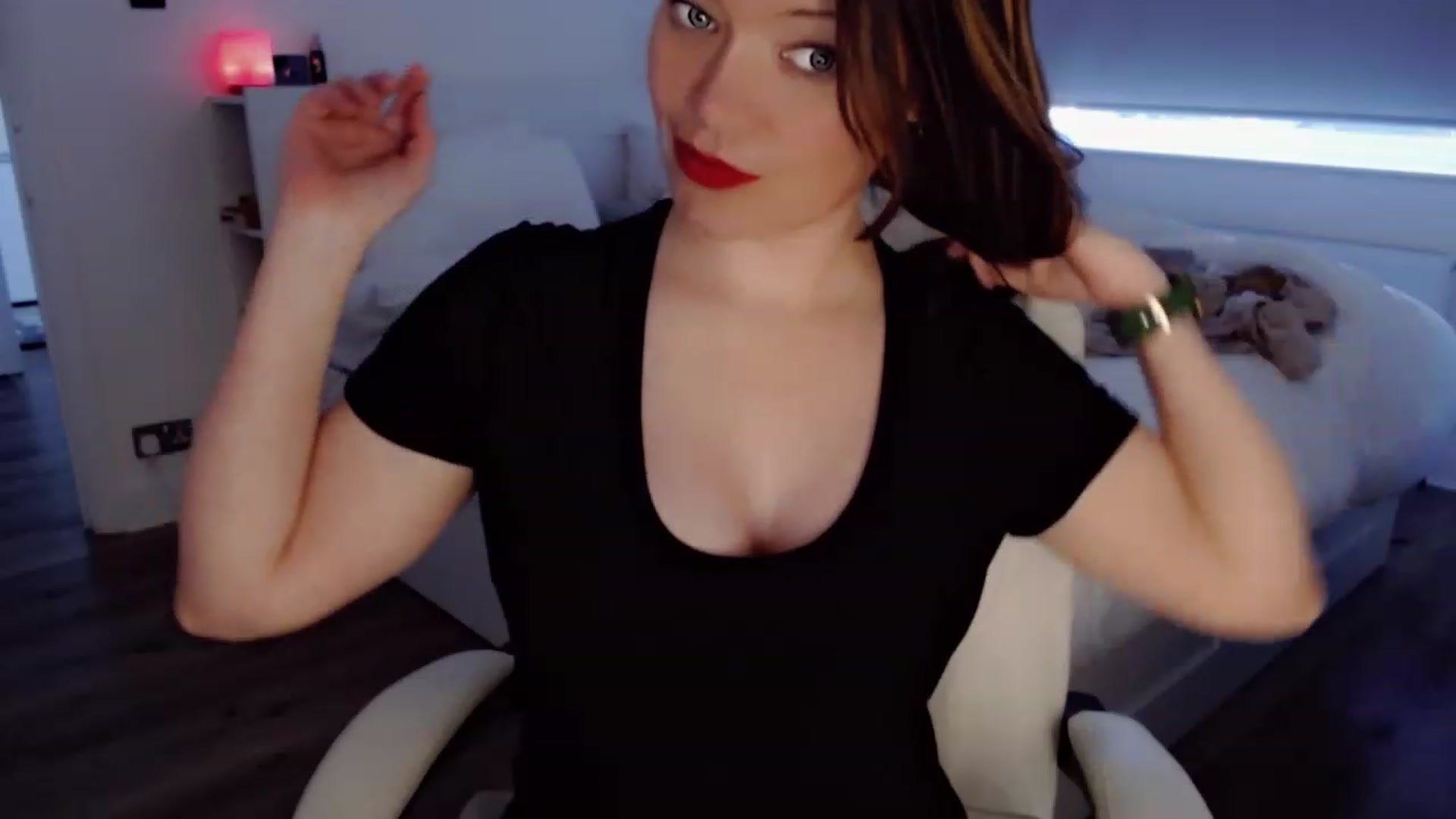 Gallery image thumbnail from BritHousewife's myfreecams stream on, 12/06/2022, 12:03 image 12 of 20