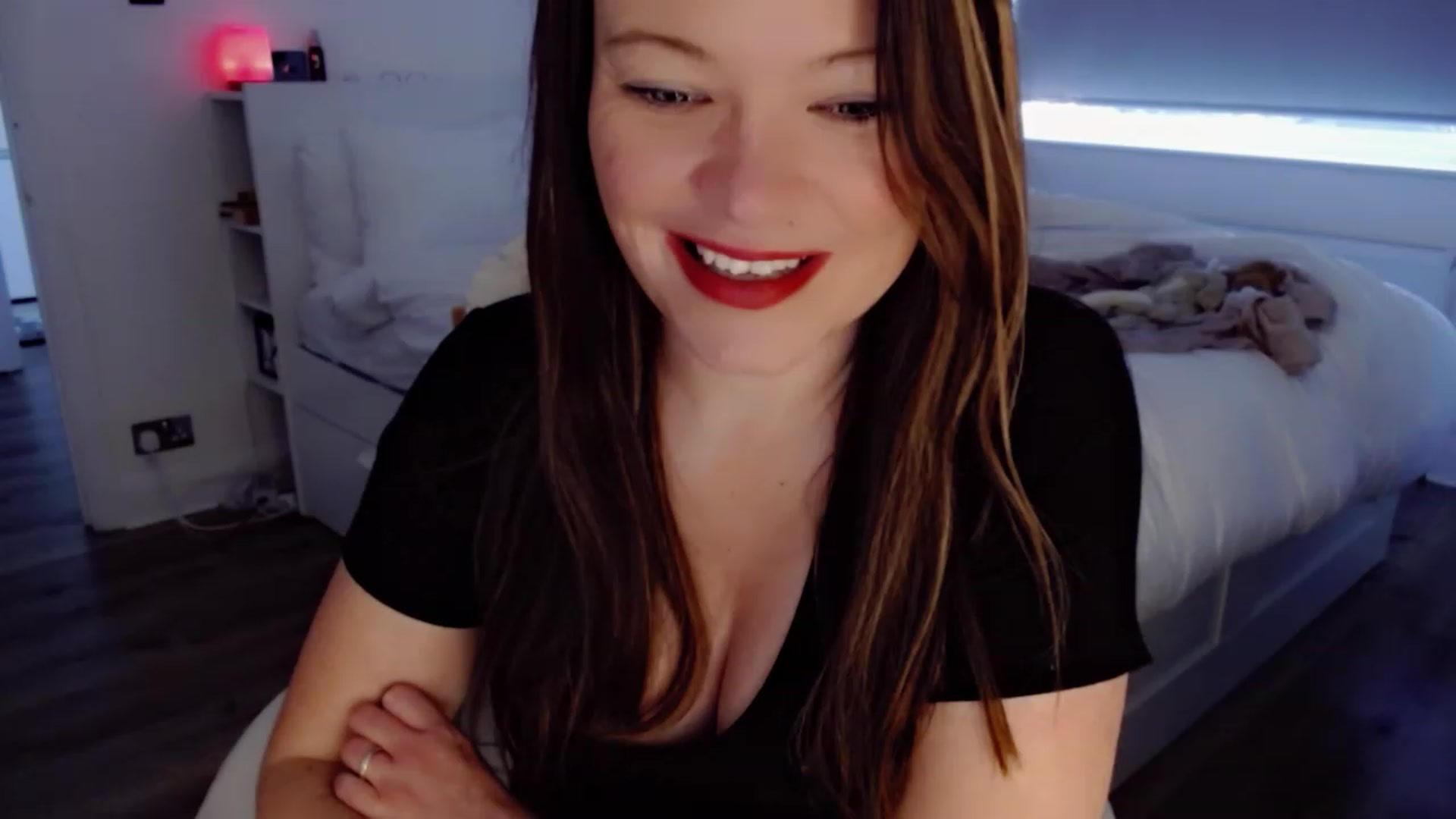 Gallery image thumbnail from BritHousewife's myfreecams stream on, 12/06/2022, 12:03 image 6 of 20