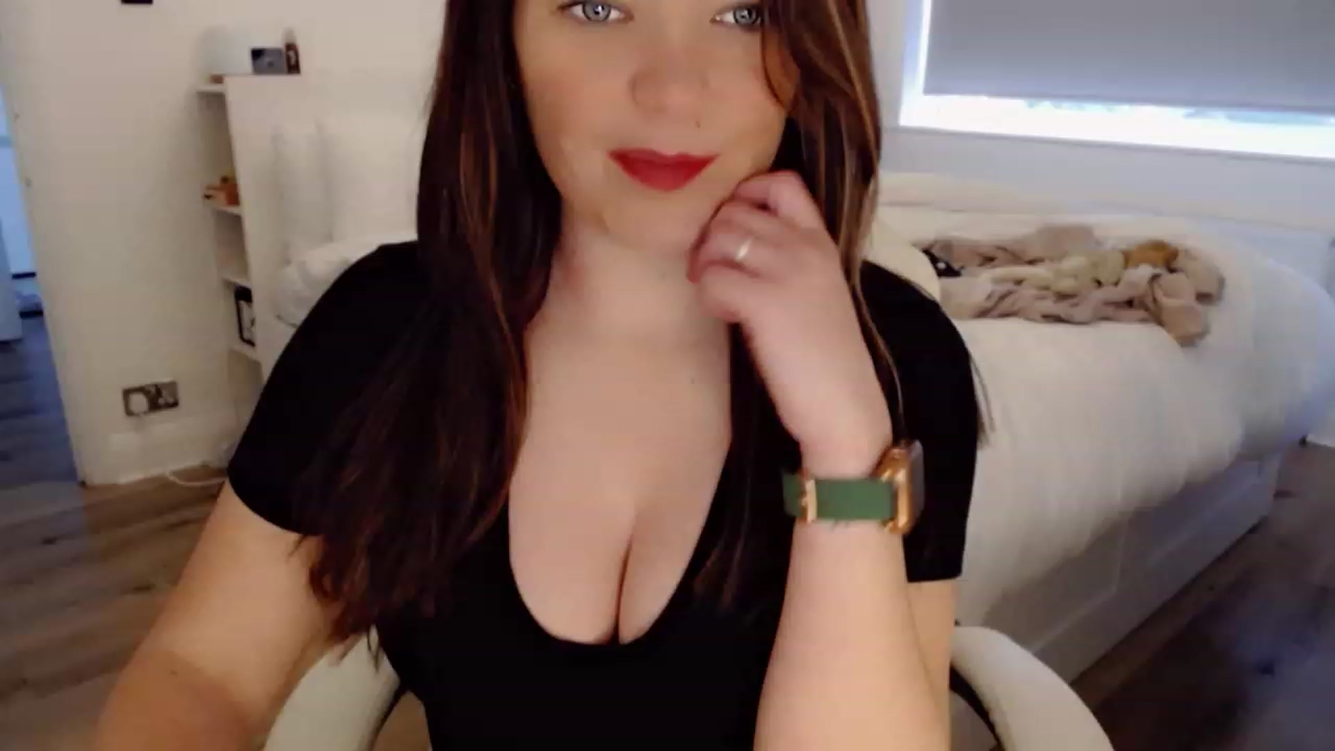 Gallery image thumbnail from BritHousewife's myfreecams stream on, 12/06/2022, 12:53 image 4 of 20
