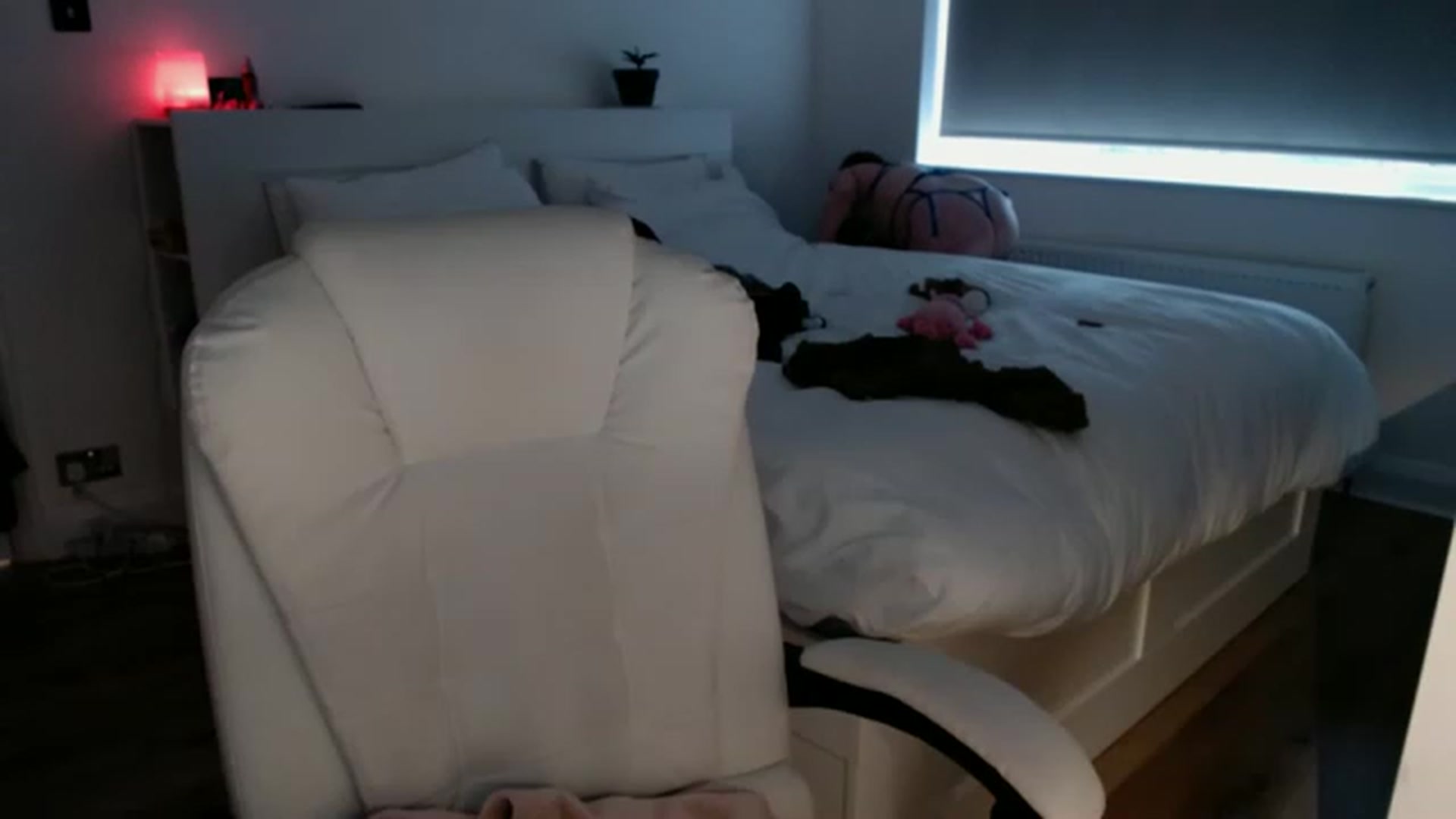 Gallery image thumbnail from BritHousewife's myfreecams stream on, 12/11/2022, 12:07 image 18 of 20