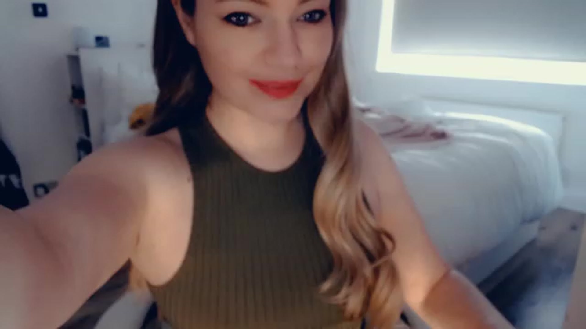 Gallery image thumbnail from BritHousewife's myfreecams stream on, 01/05/2023, 11:54 image 7 of 20