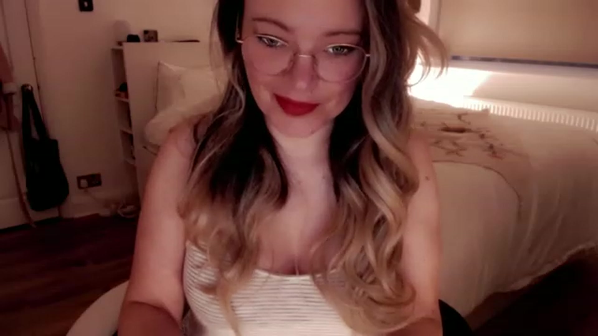 Gallery image thumbnail from BritHousewife's myfreecams stream on, 01/20/2023, 17:19 image 11 of 20